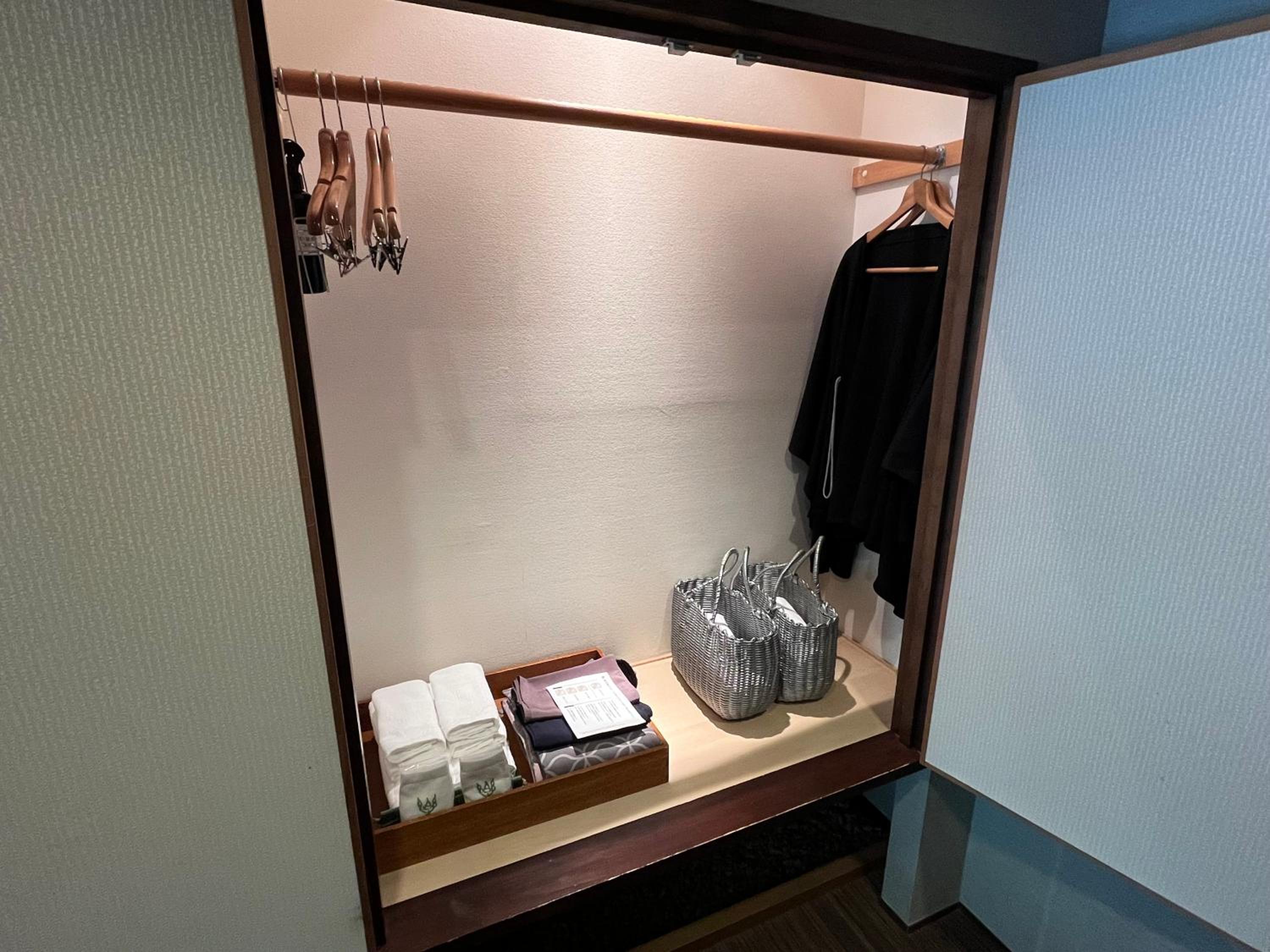 【Female Only】Deluxe Twin Room - Non-Smoking - Photo 1