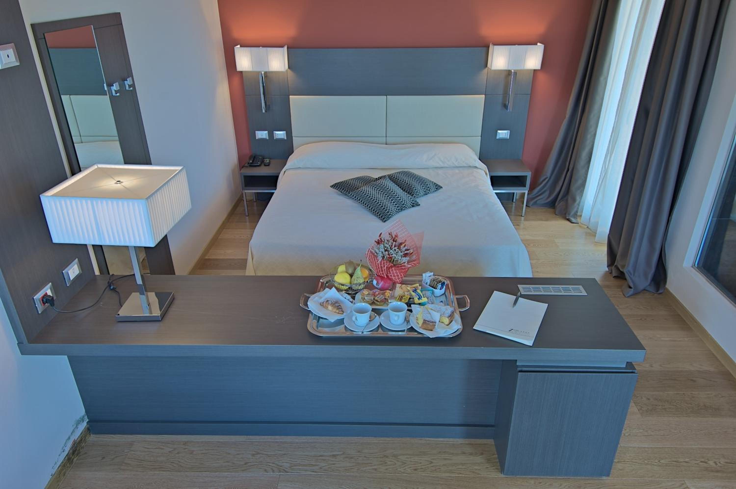 Suite - Photo 5