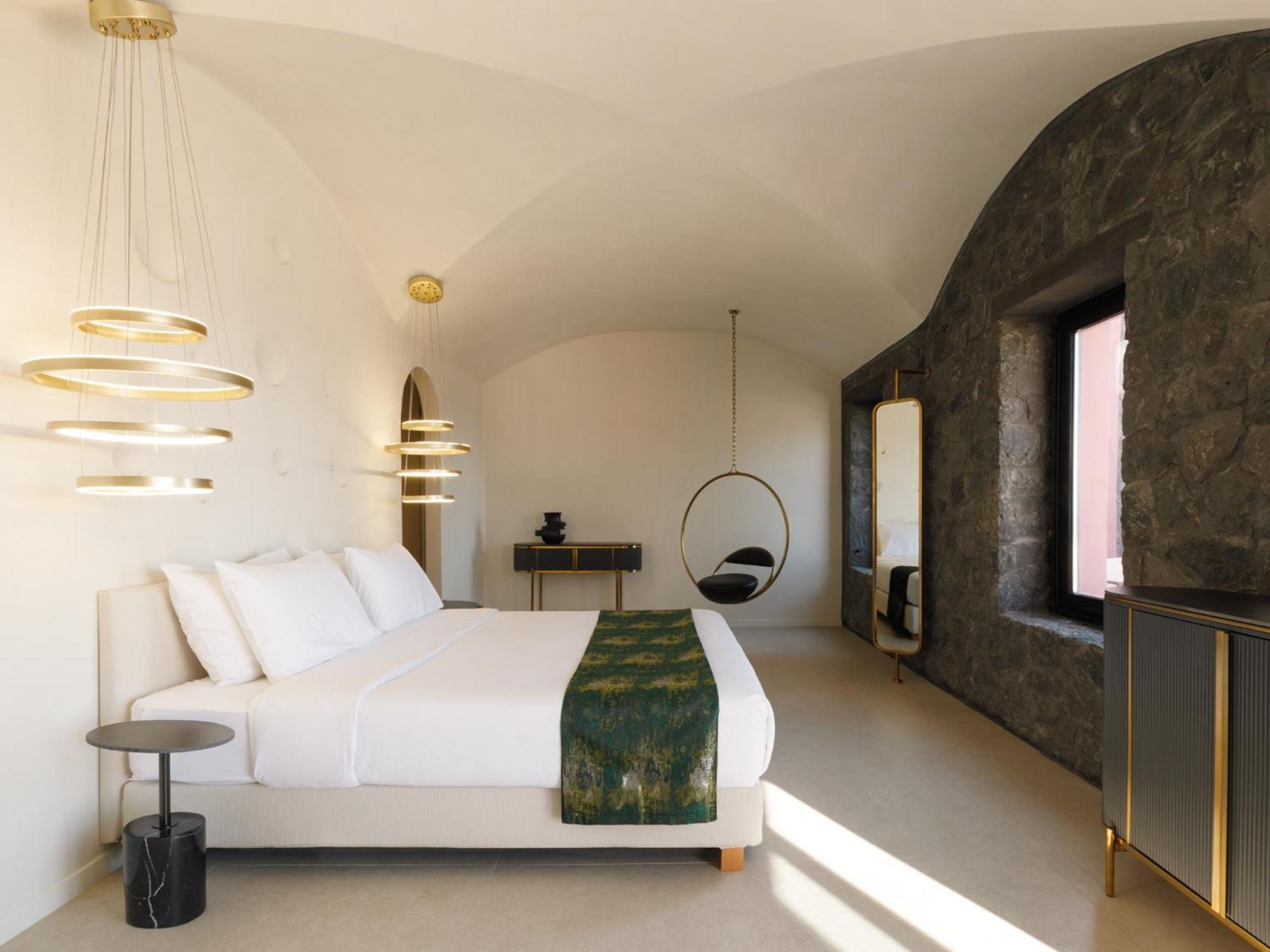 Villa Elegance with Infinity Heated Pool and Sea View