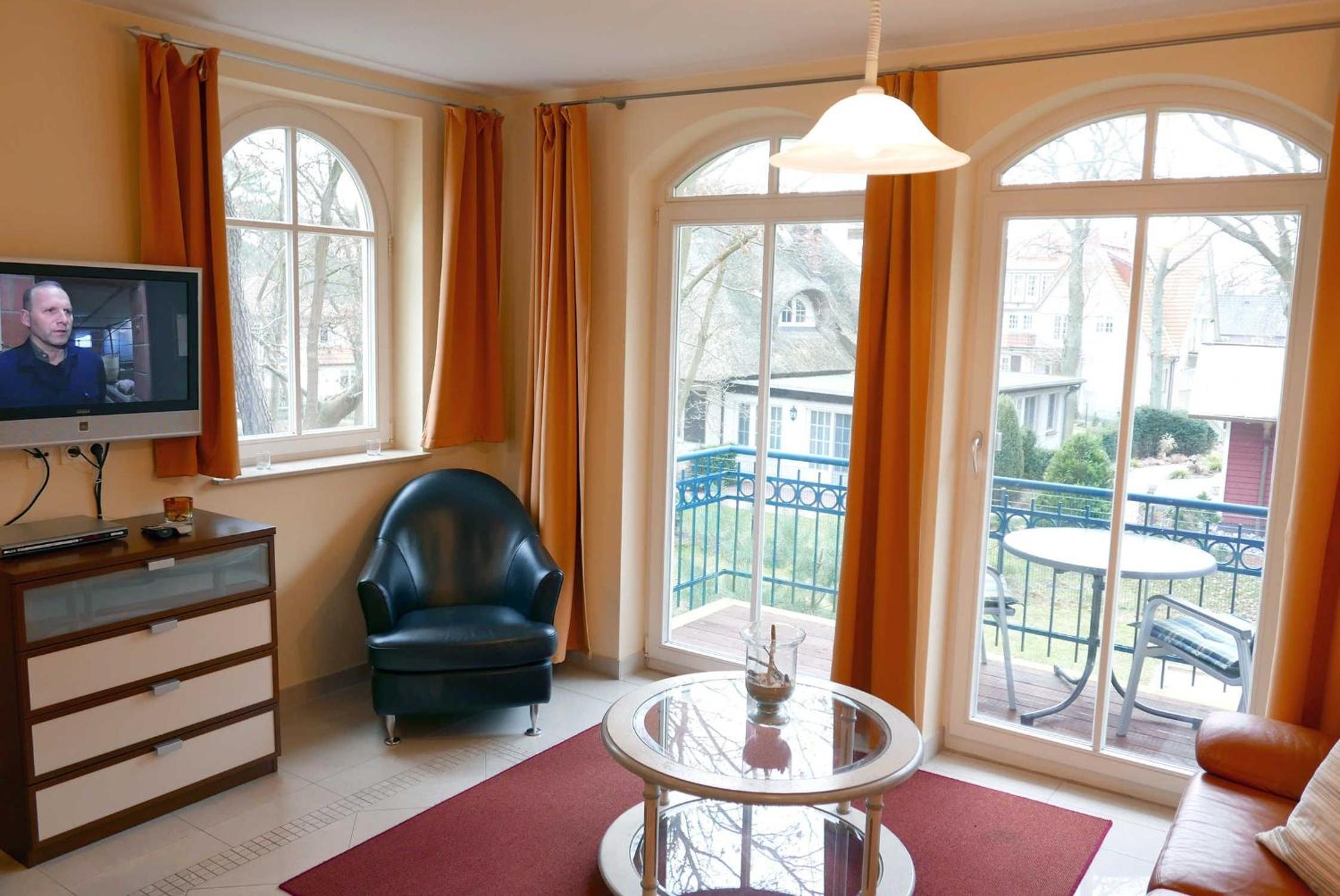 One-Bedroom Apartment with Balcony photo 1