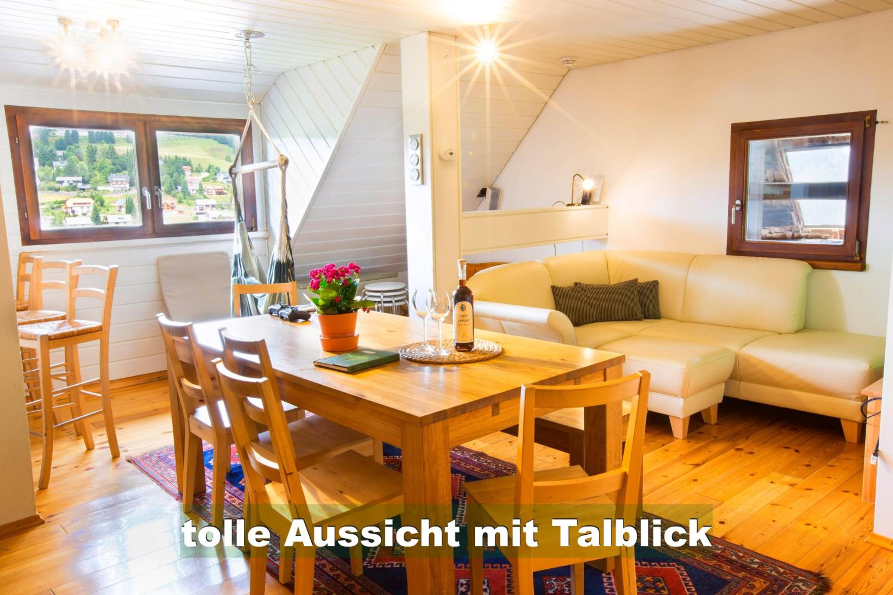 Apartment with Mountain View - Photo 4