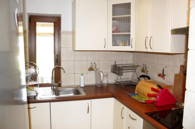 Four-Bedroom House - Photo 9