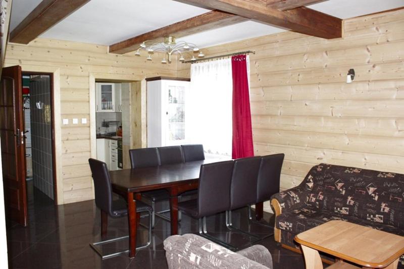 Four-Bedroom House - Photo 10