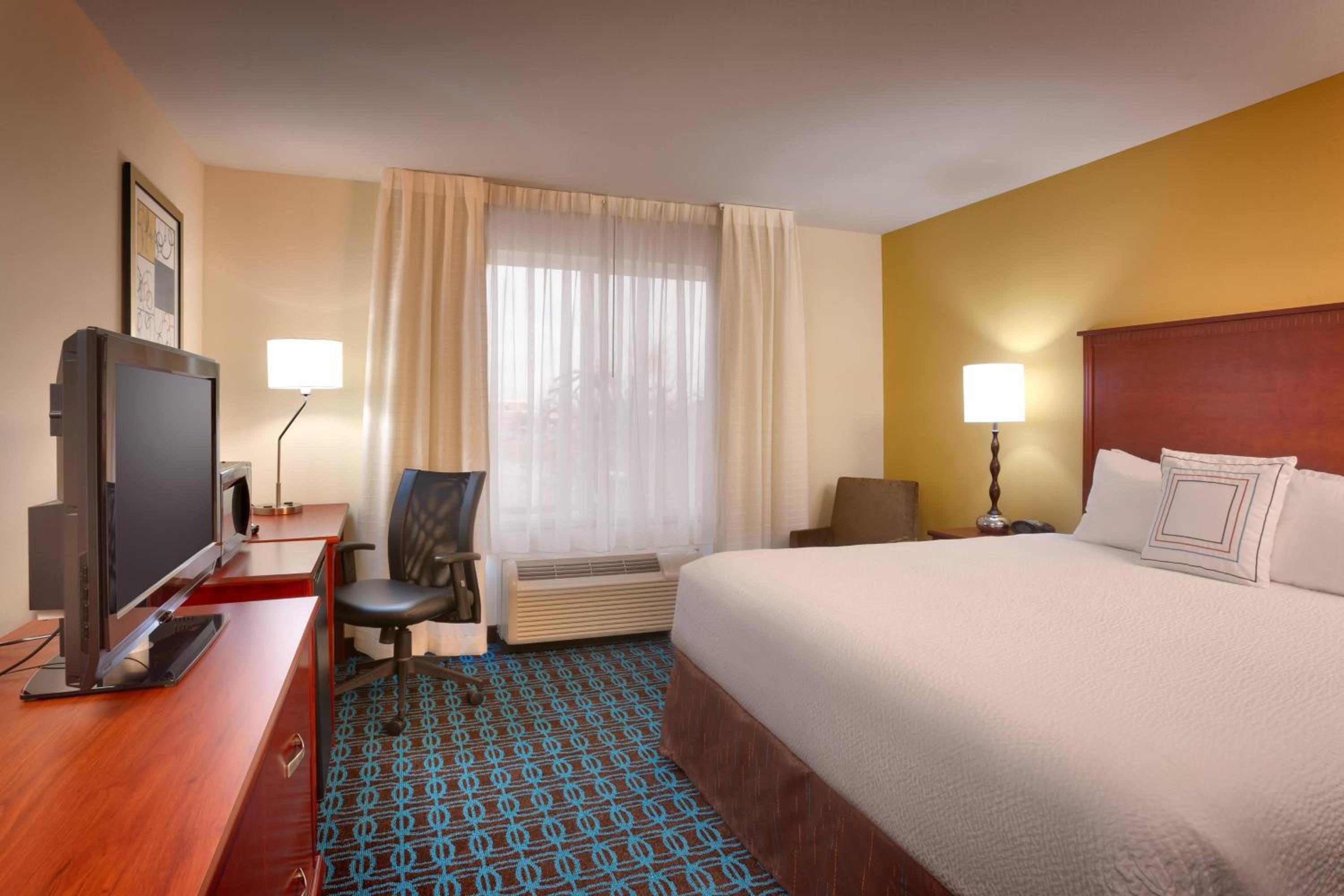 King Room - Hearing Accessible - Photo 1
