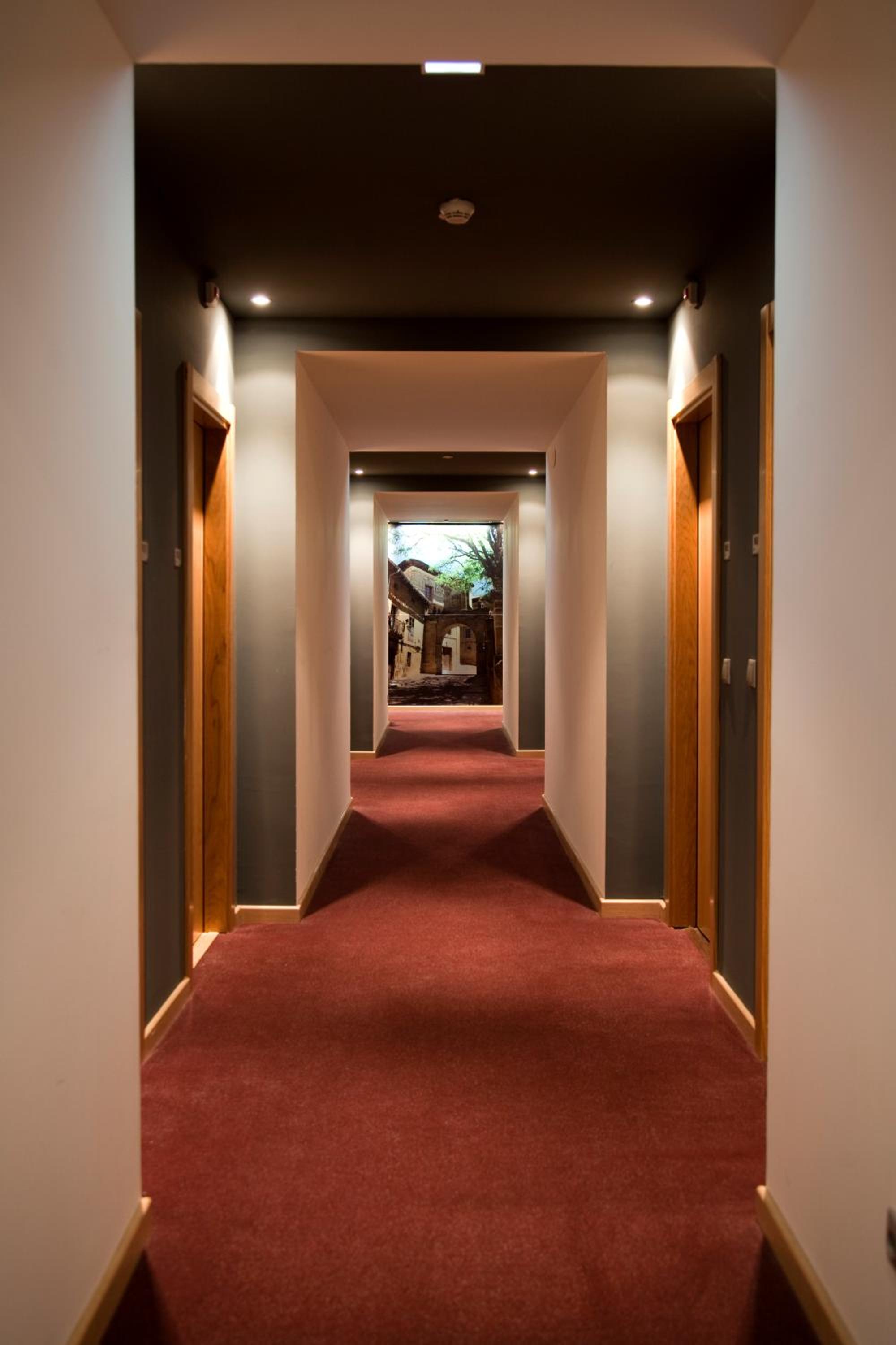 Deluxe Double or Twin Room with Balcony photo 3
