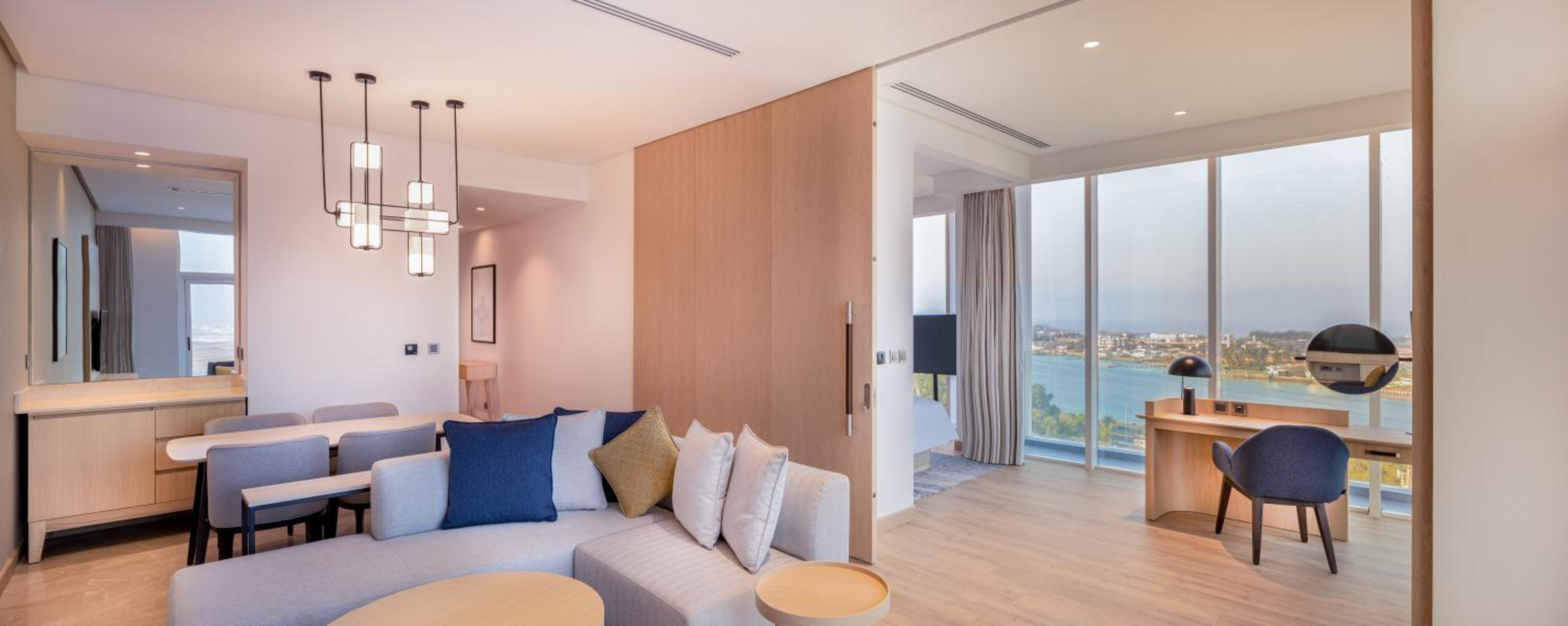 Panoramic Executive Suite - Photo 3