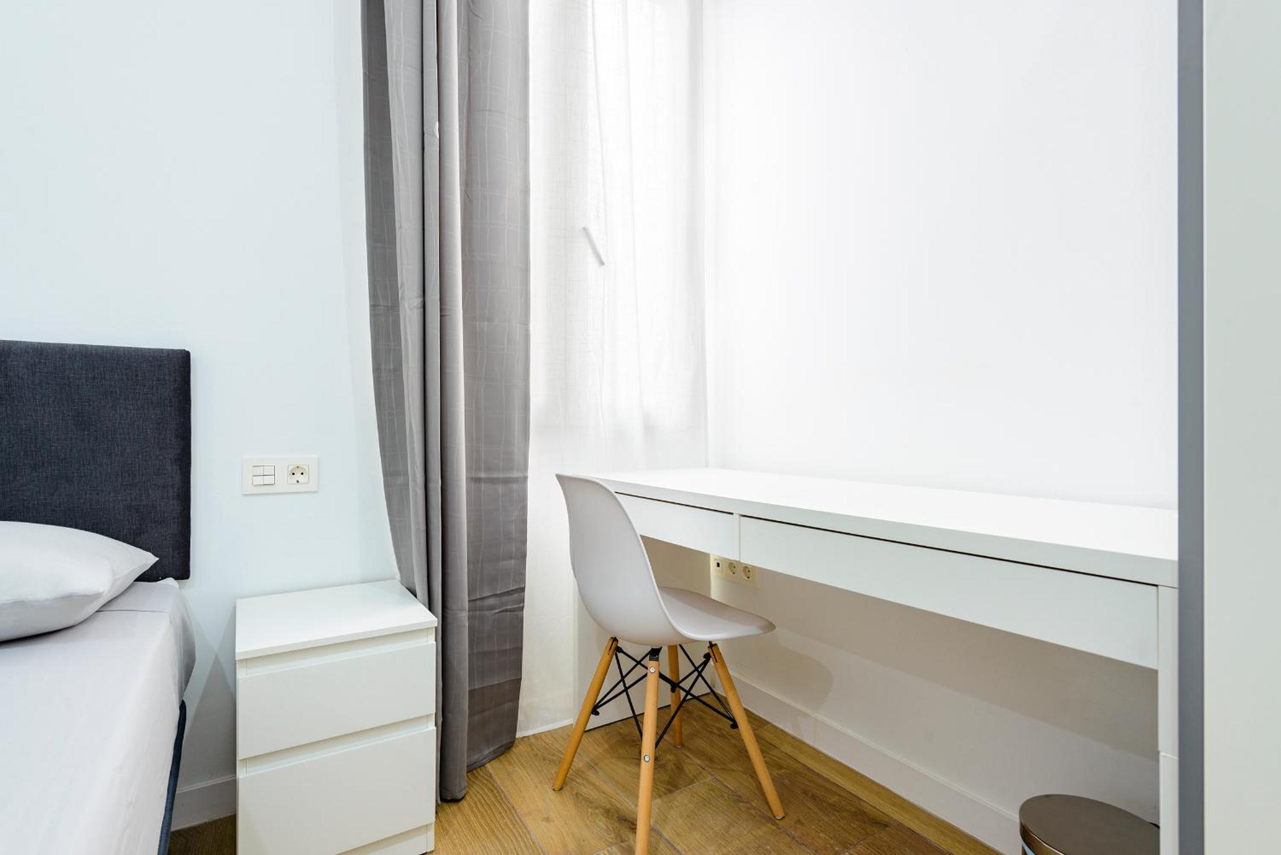 One-Bedroom Apartment photo 2