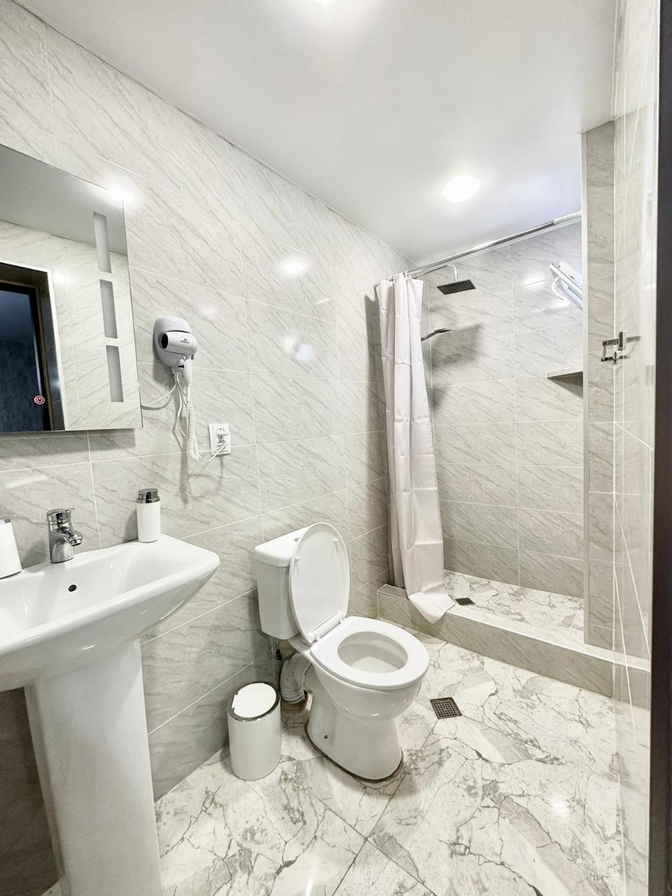 Double Room with Private Bathroom photo 3