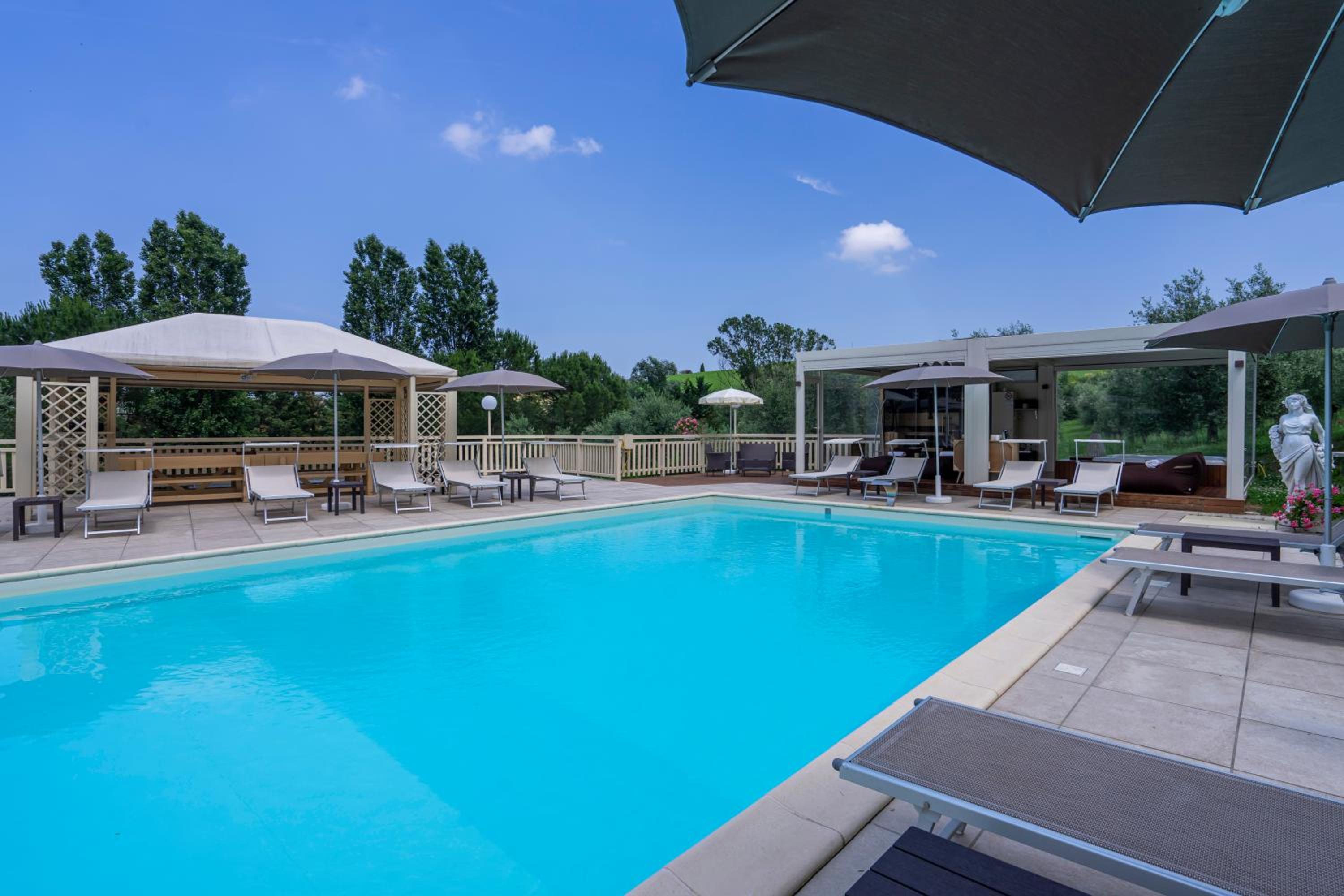 Villa with Private Pool - Photo 74