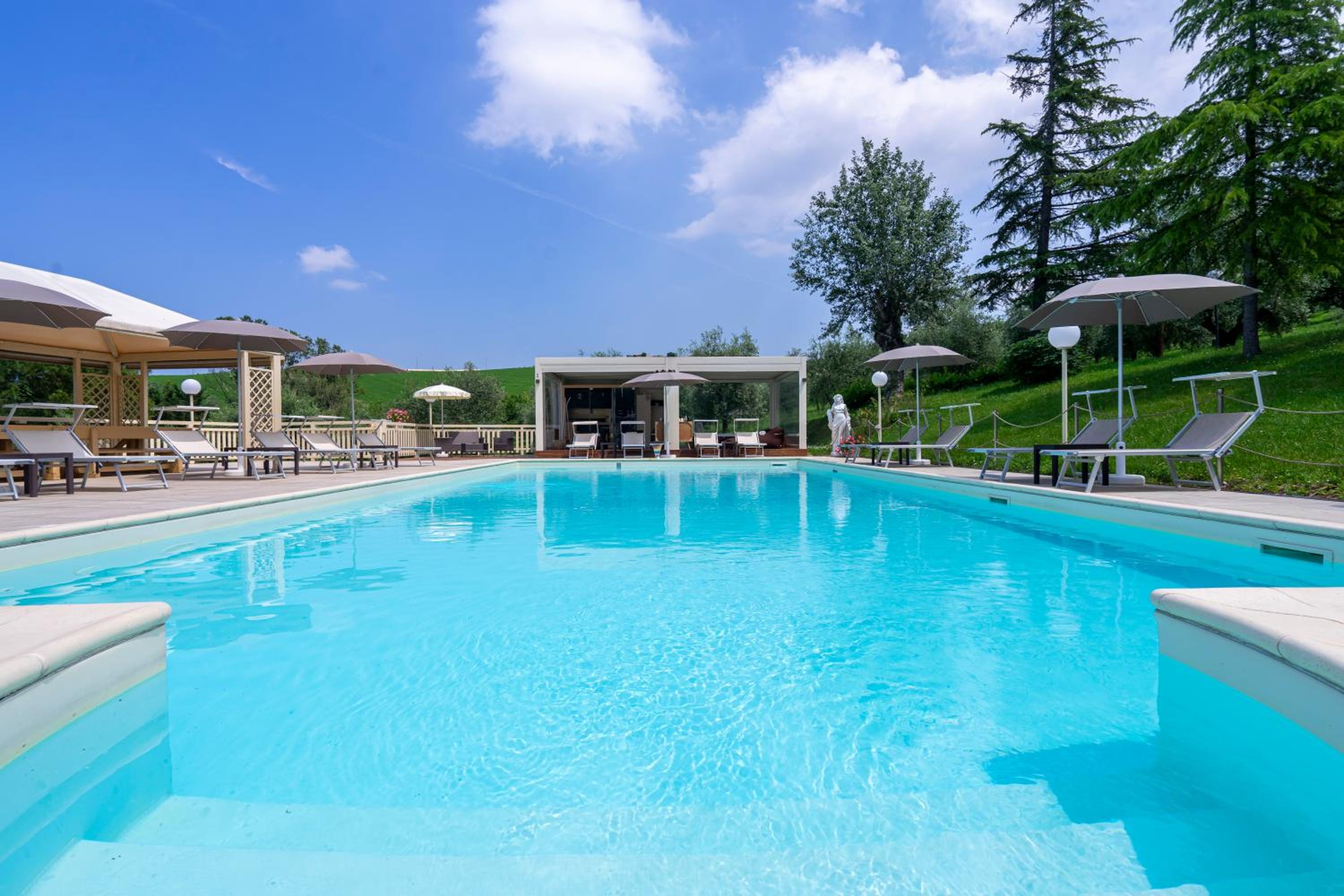 Villa with Private Pool - Photo 25