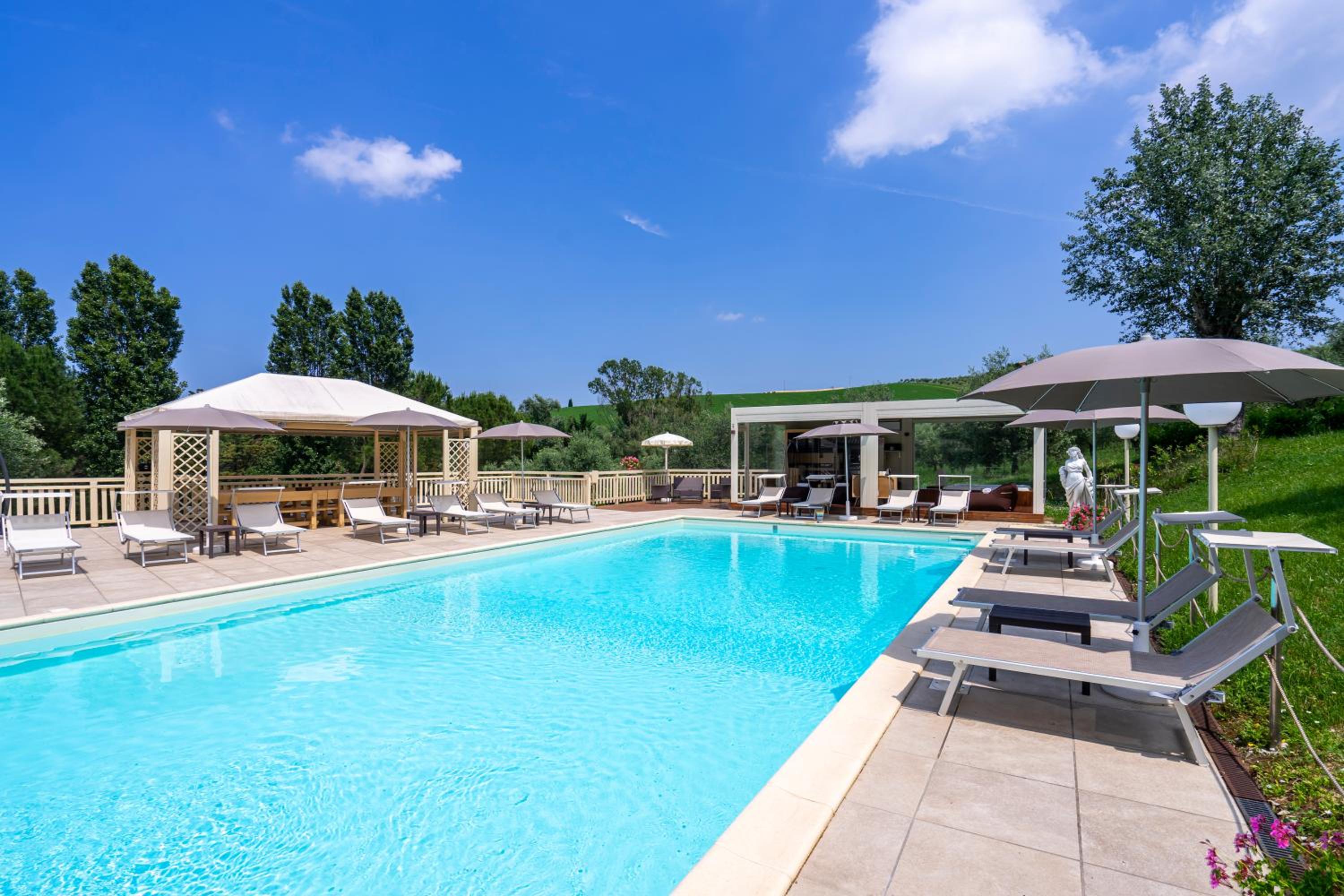 Villa with Private Pool - Photo 75