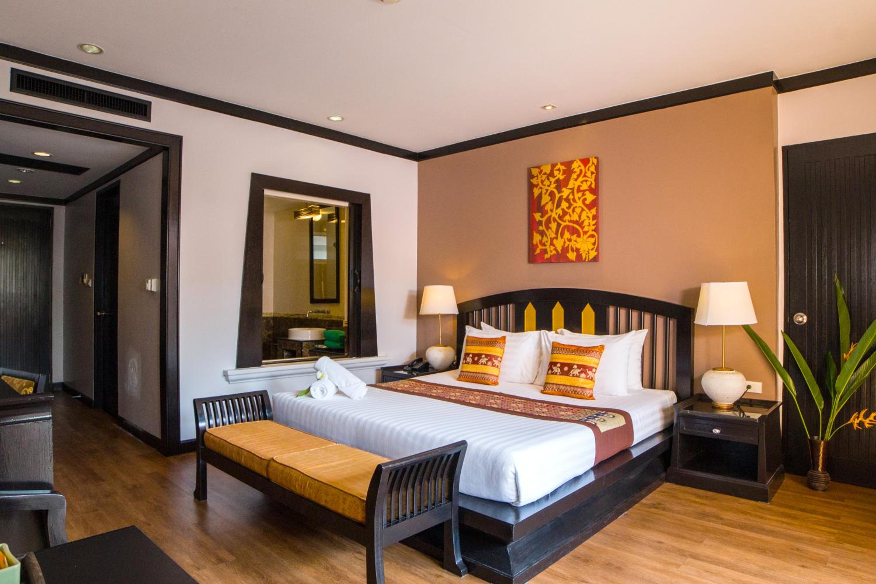 Pool Side Room - Photo 8