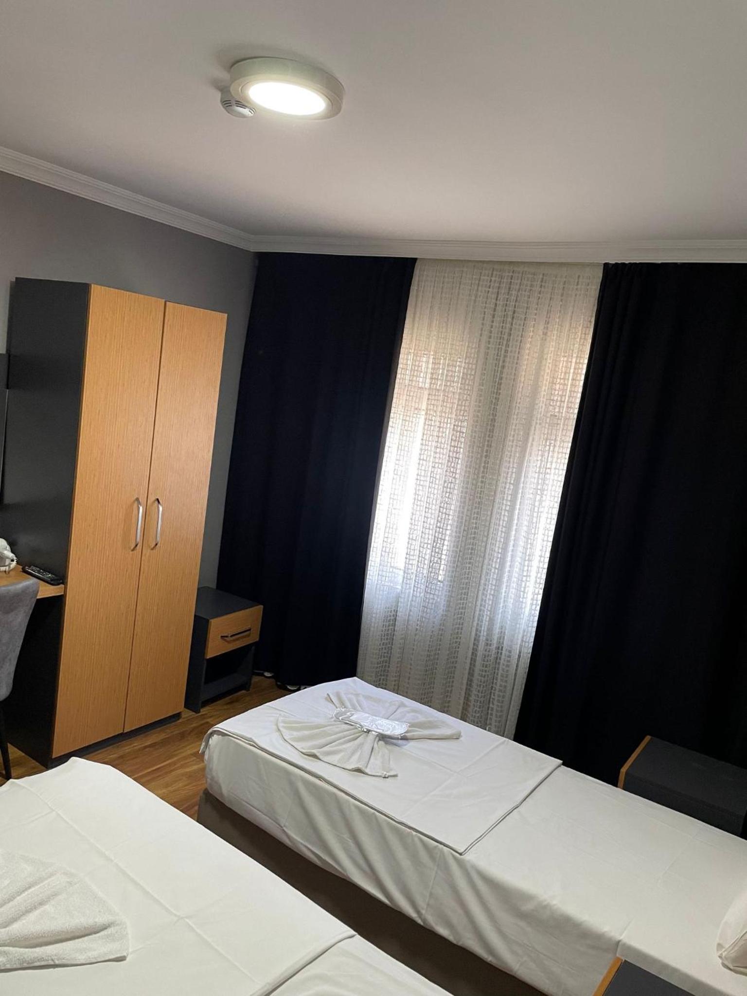 Standard Triple Room photo 2