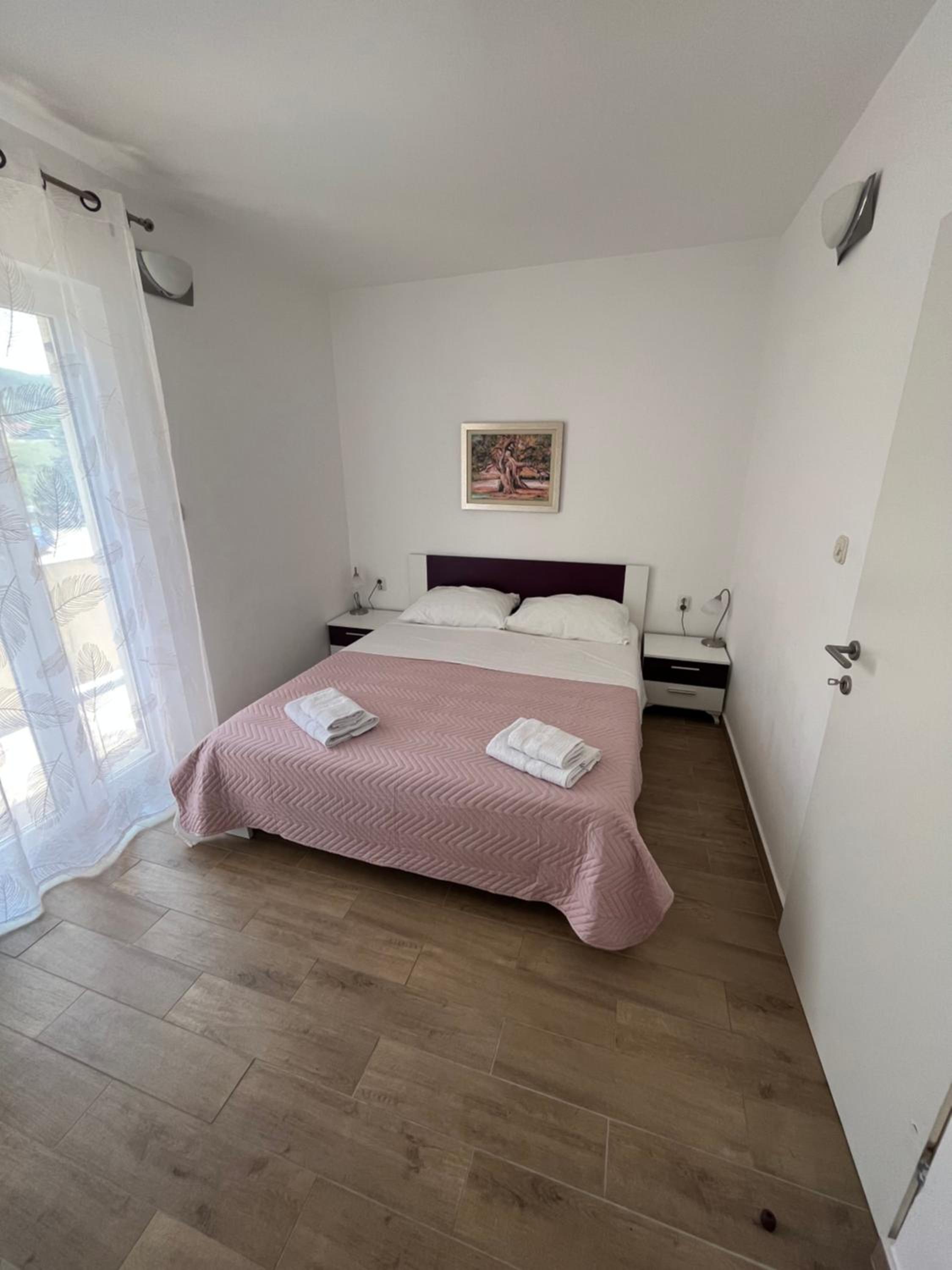 One-Bedroom Apartment with Balcony photo 3
