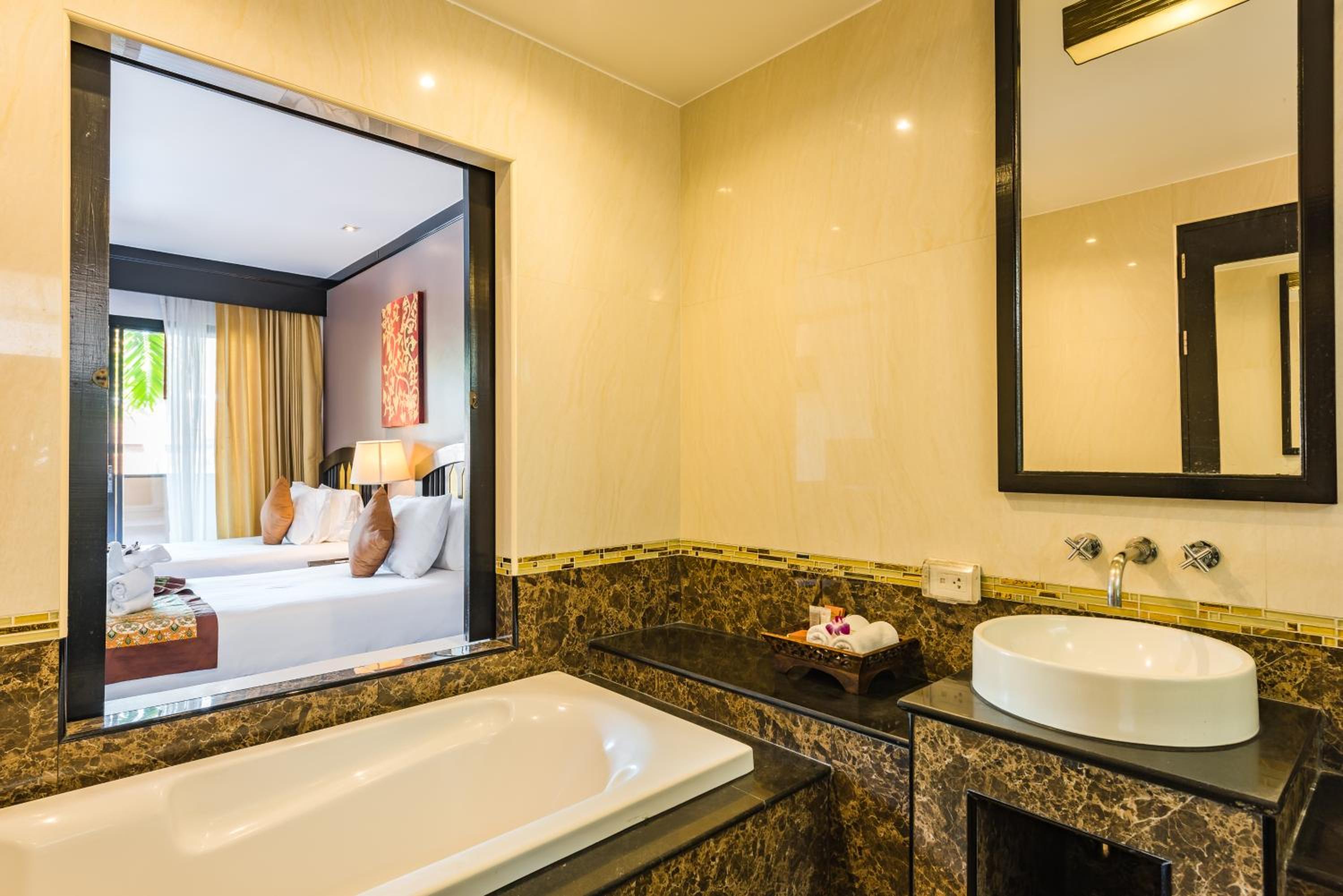Pool View Room - Photo 7