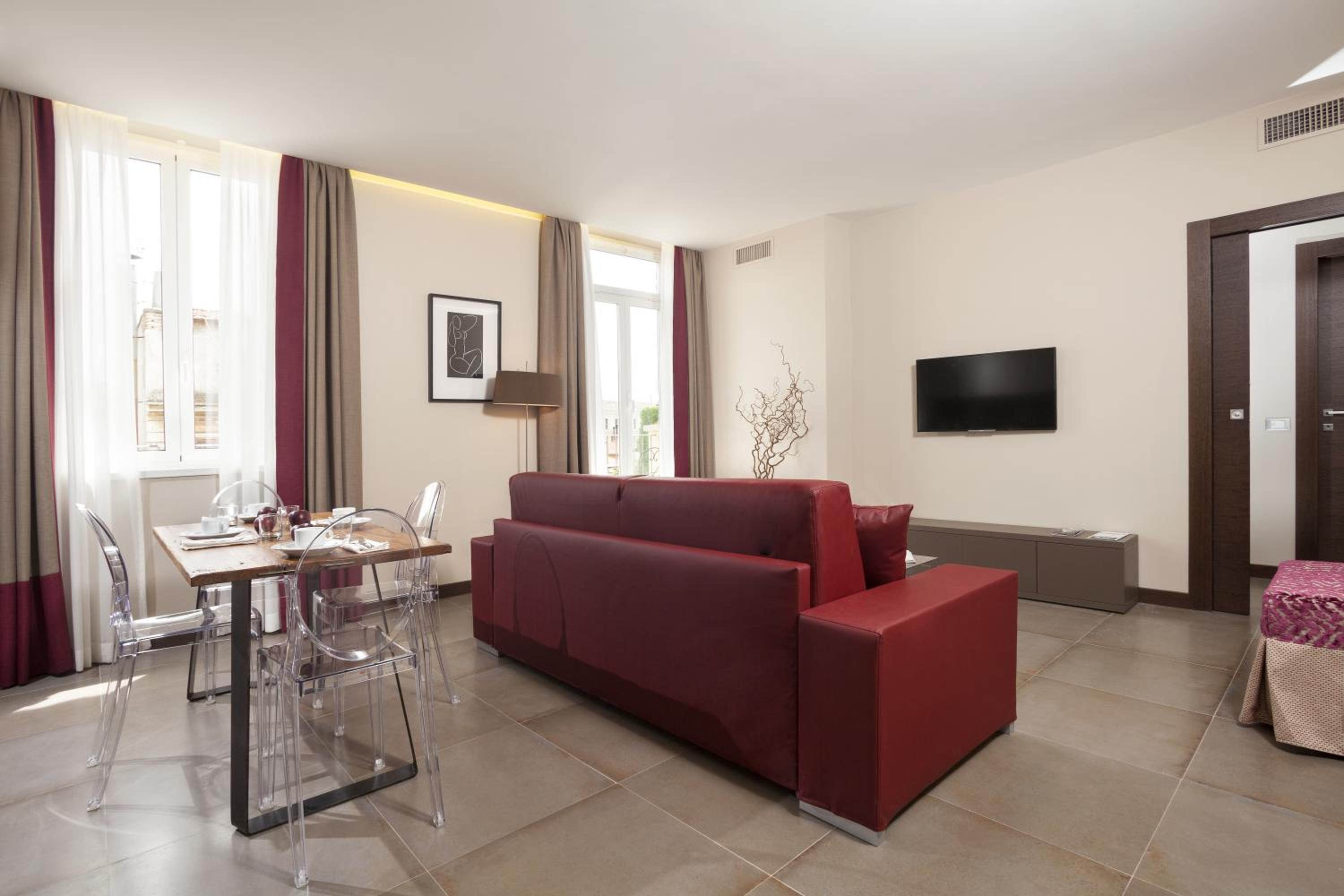 Superior One-Bedroom Apartment with Balcony and View photo 2