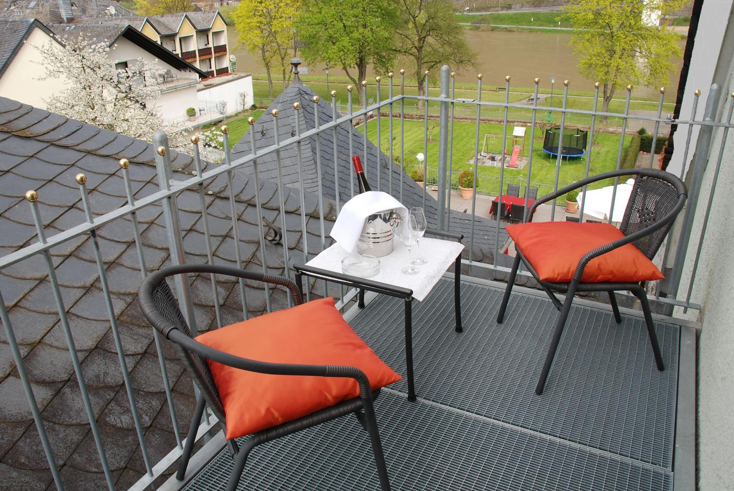 Double Room with Balcony - Photo 1