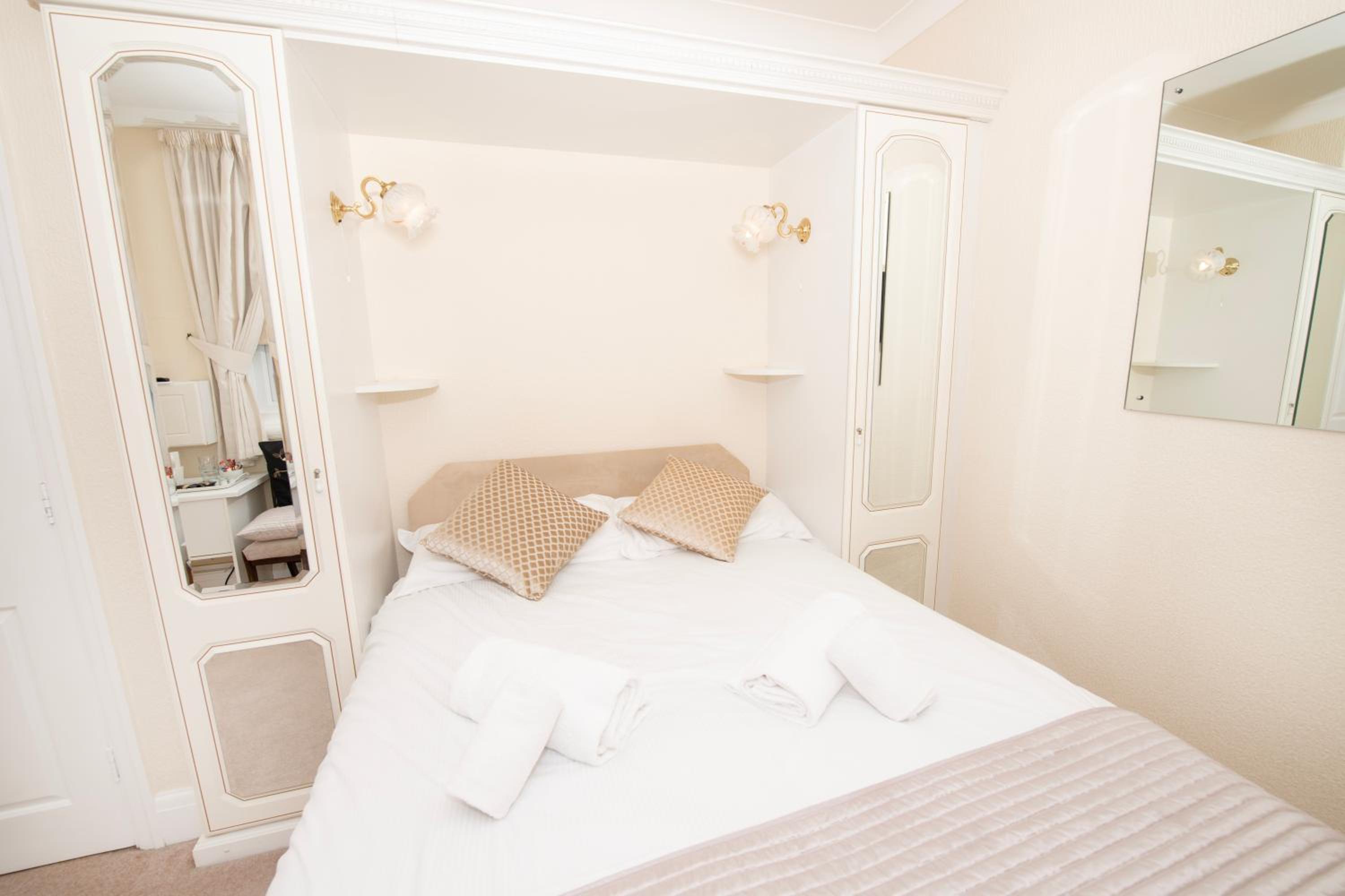 Double Room - Photo 3