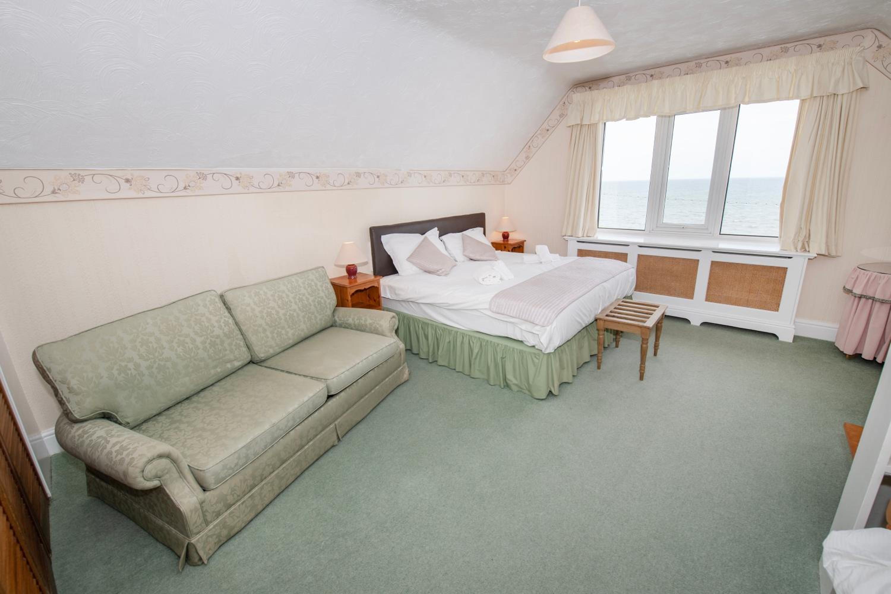Family Room with Sea View photo 3