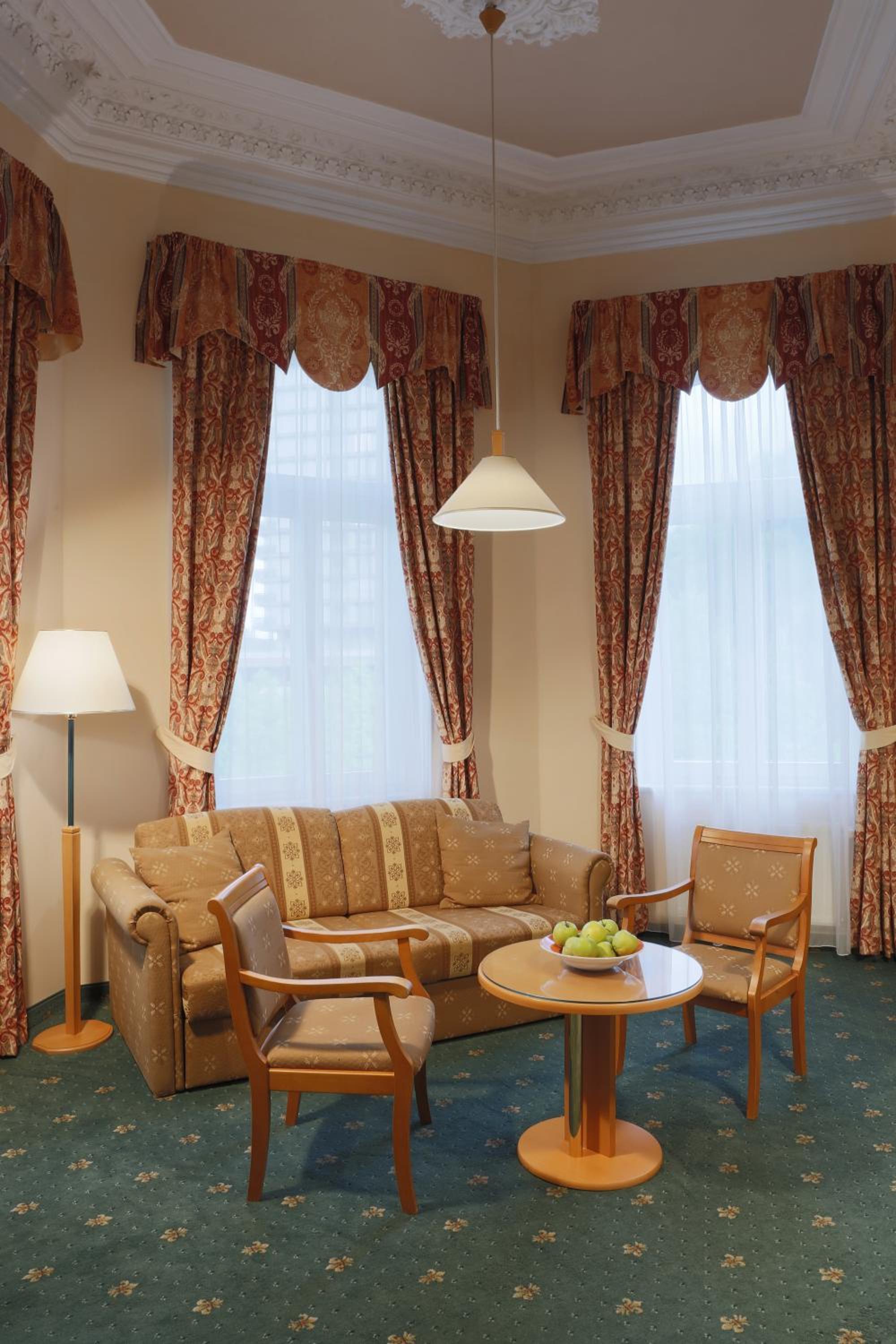 Special Offer - Suite with Spa treatments and Full Board