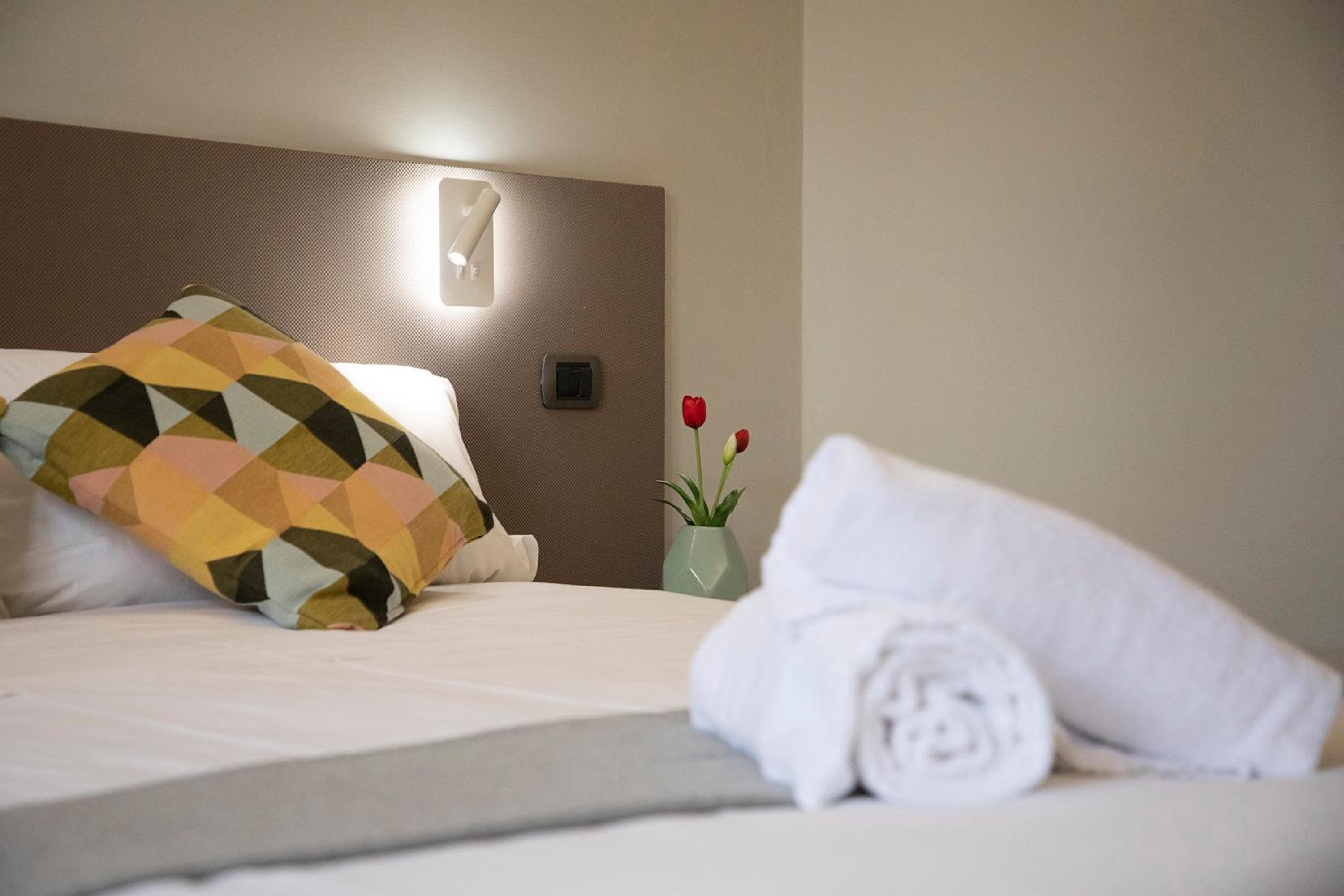 Standard Double or Twin Room - Photo 2