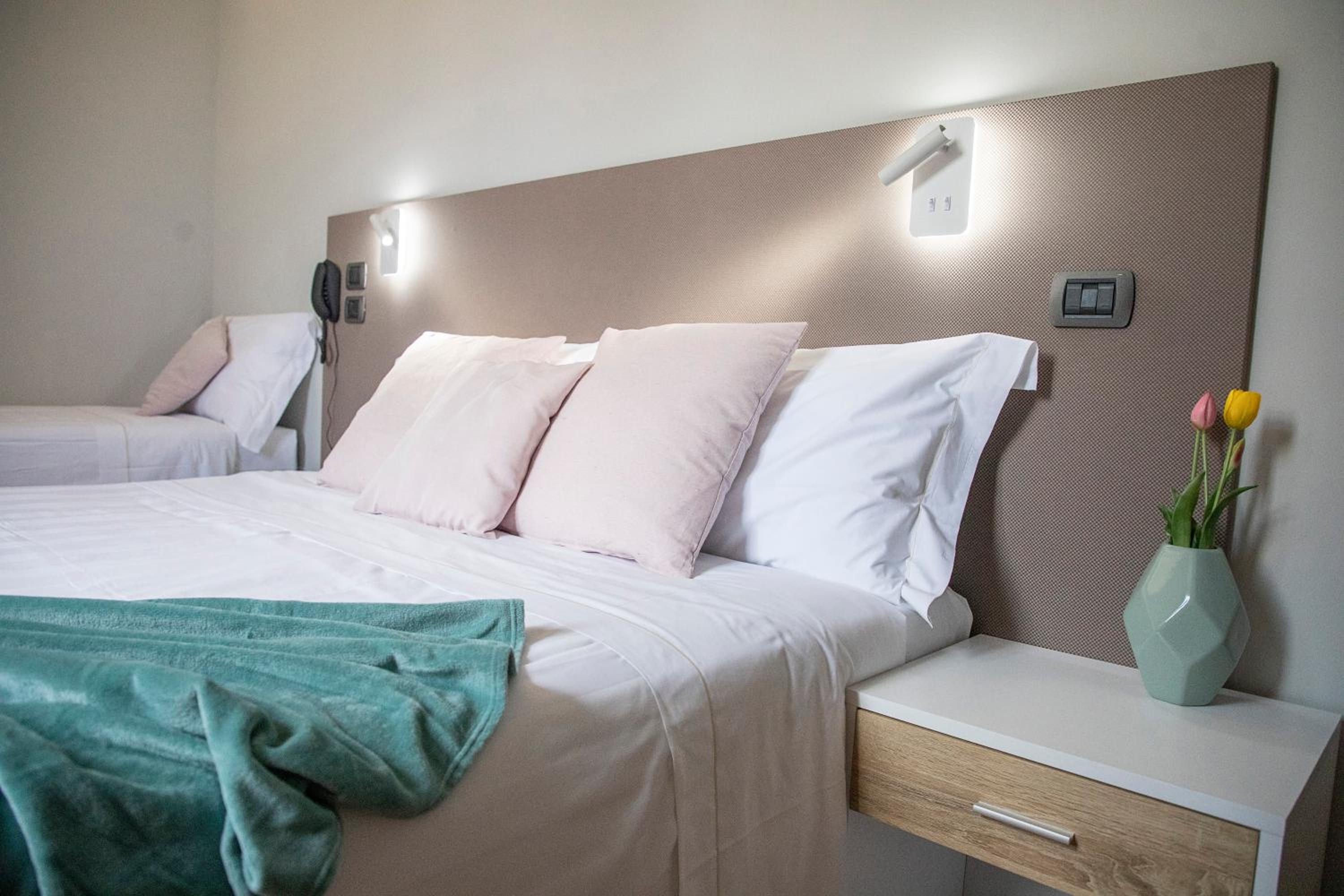 Classic Triple Room - Photo 5