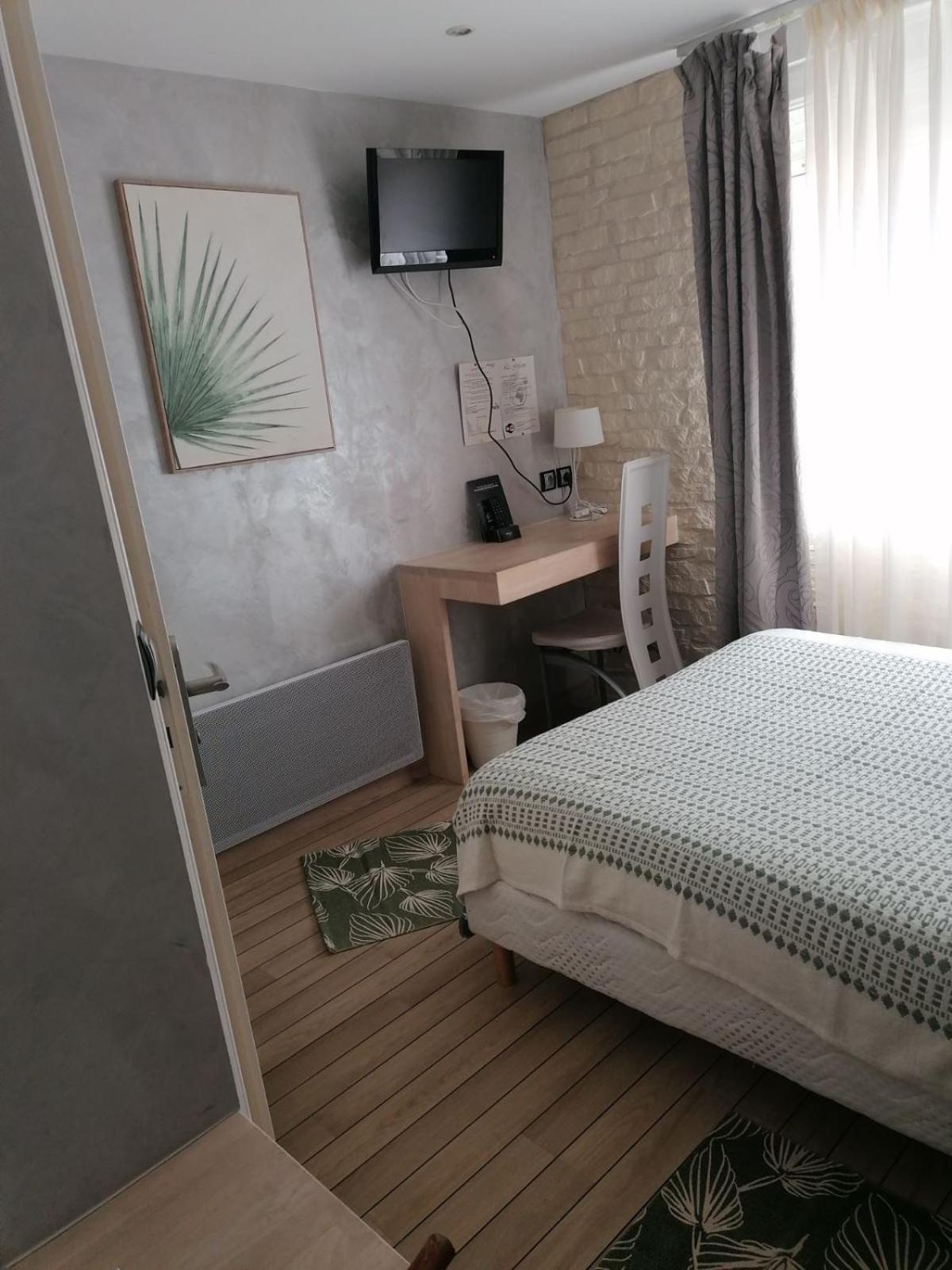 Budget Double Room - Photo 1