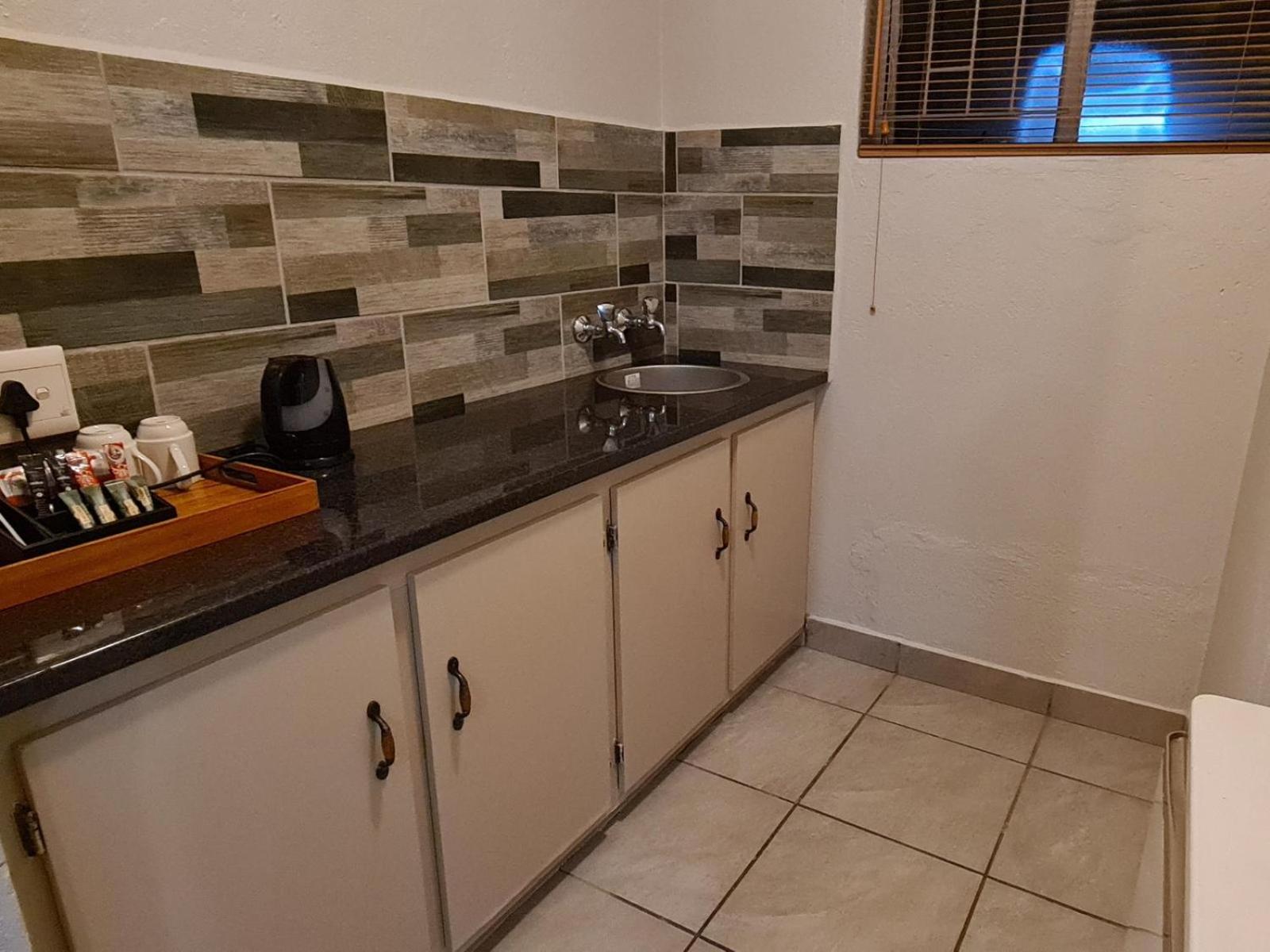 Double or Twin Room - Photo 3