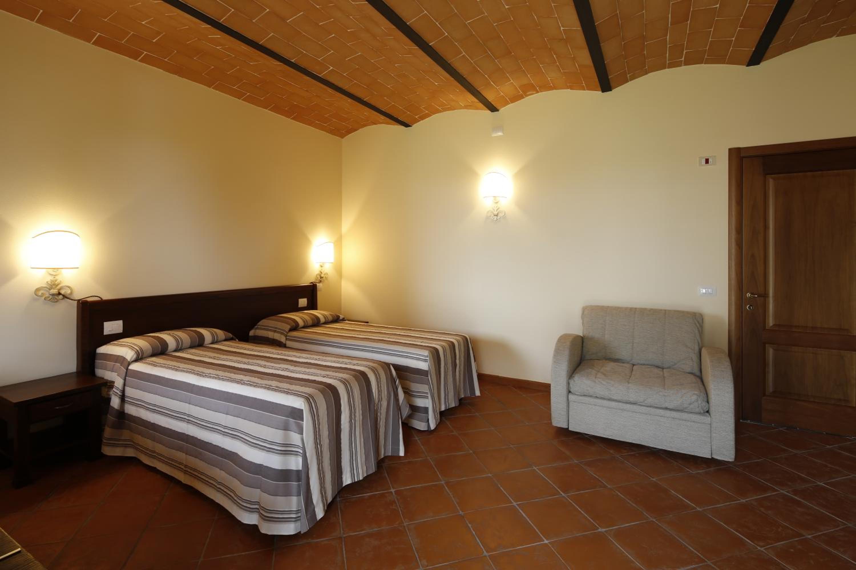Triple Room photo 2
