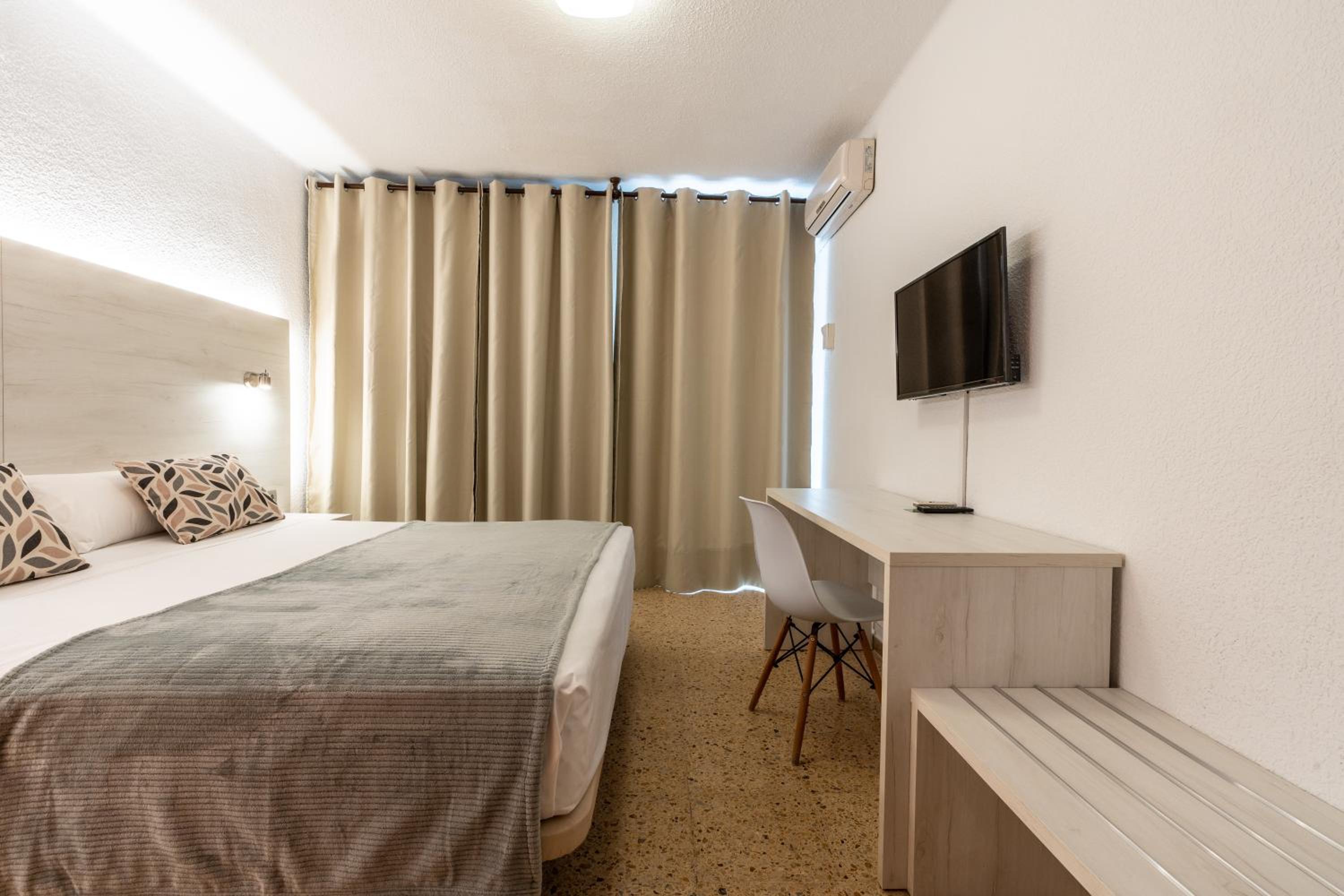 Standard Double or Twin Room with Balcony photo 2