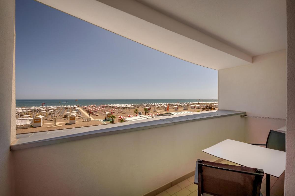Family Room with Sea View - Photo 7