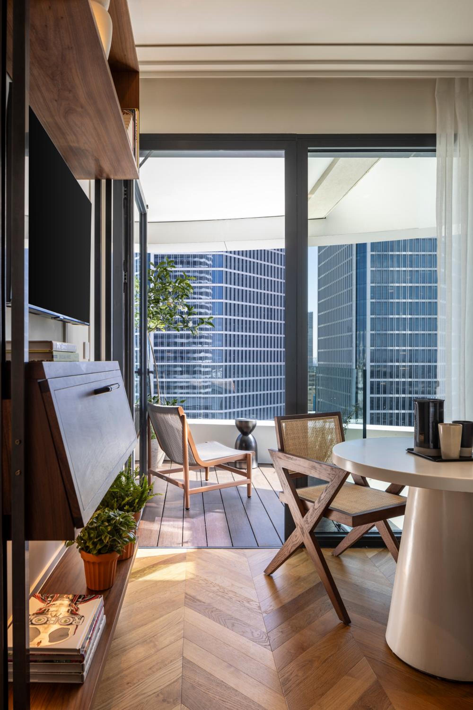 Junior Suite with Balcony - Photo 2