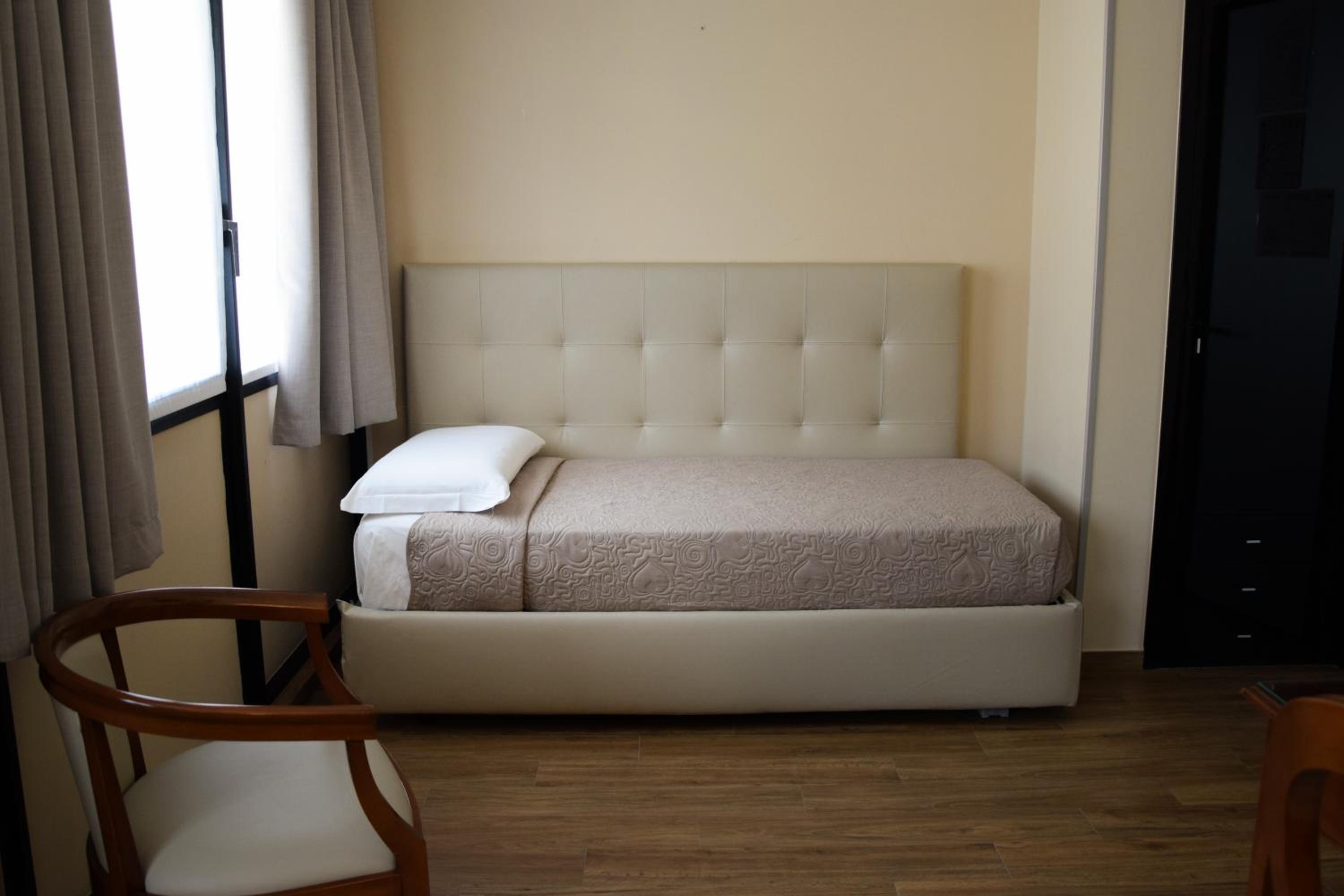 Deluxe Room (2 Adults + 1 Child) photo 3