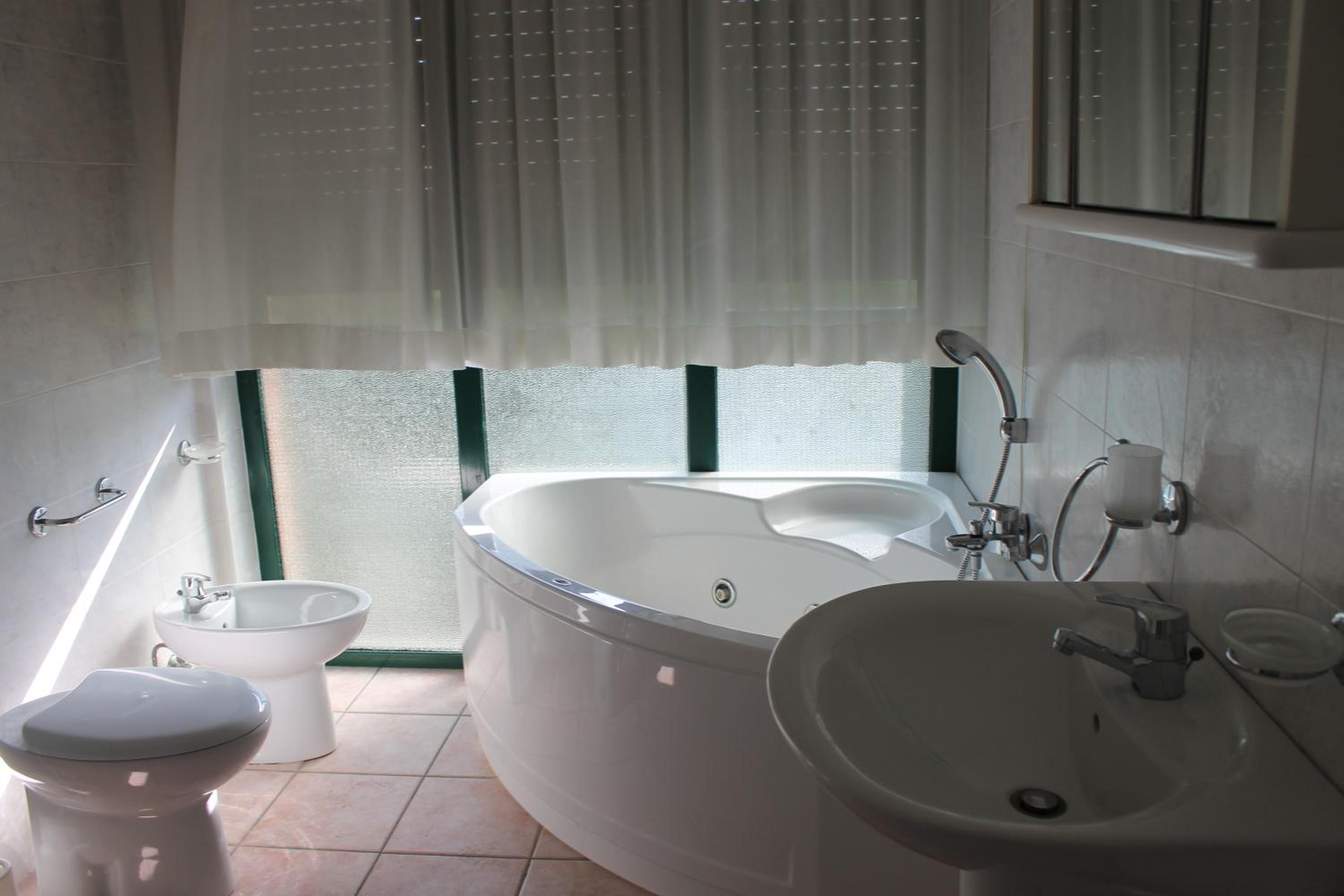 One-Bedroom Apartment (4 Adults) - Photo 5