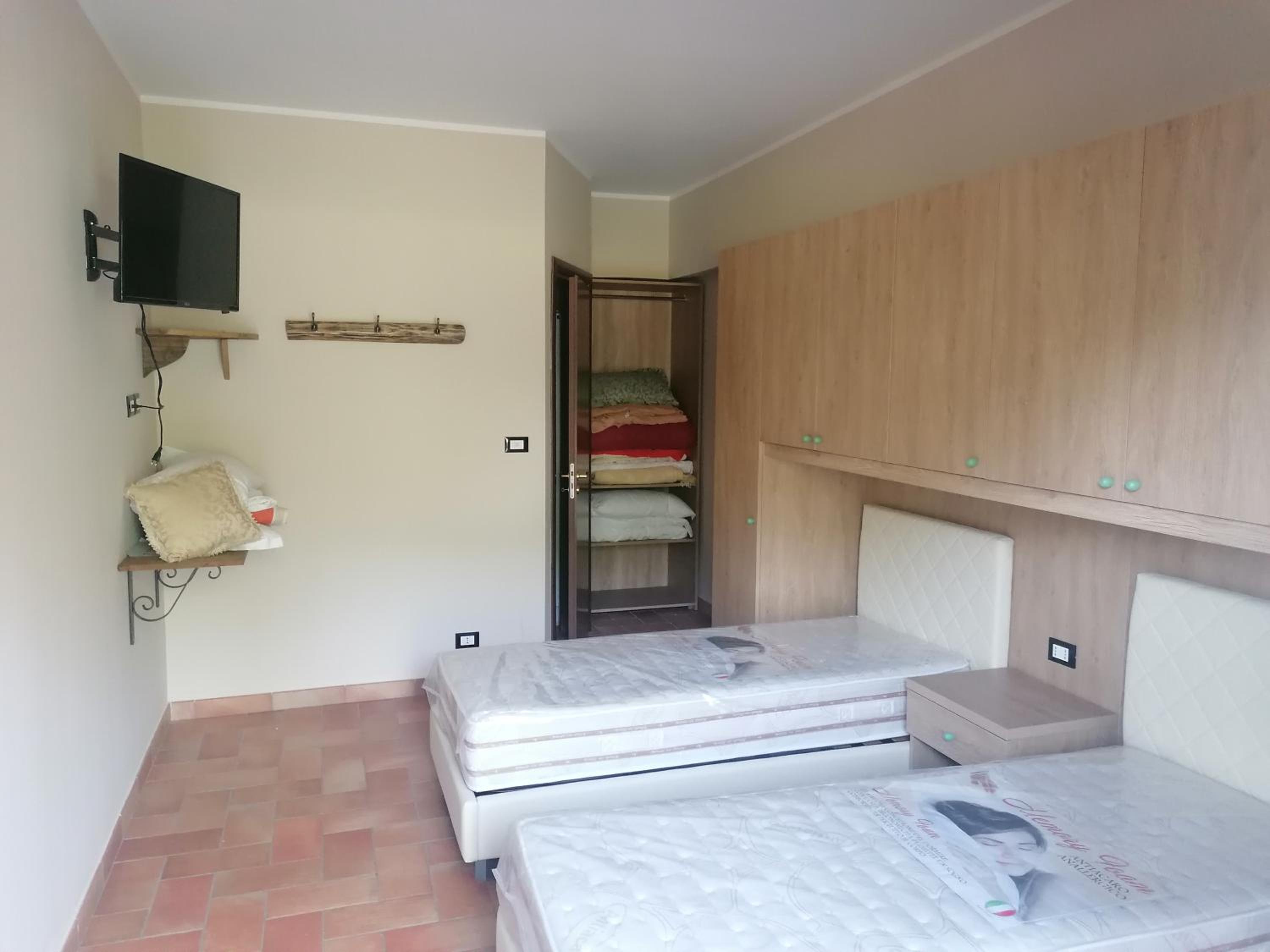 Triple Room with Private Bathroom photo 2