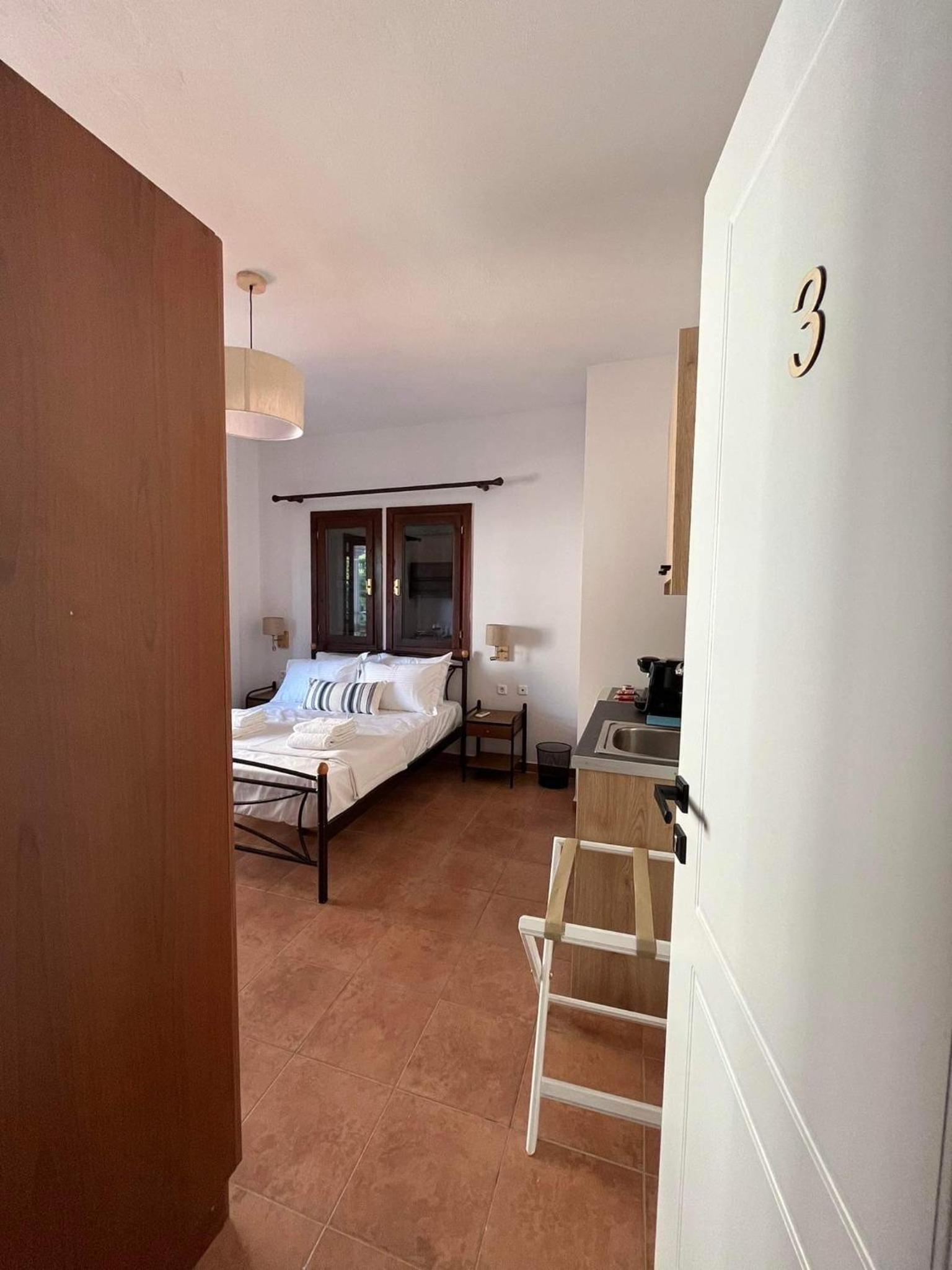 Double Room With Balcony And Sea View photo 3