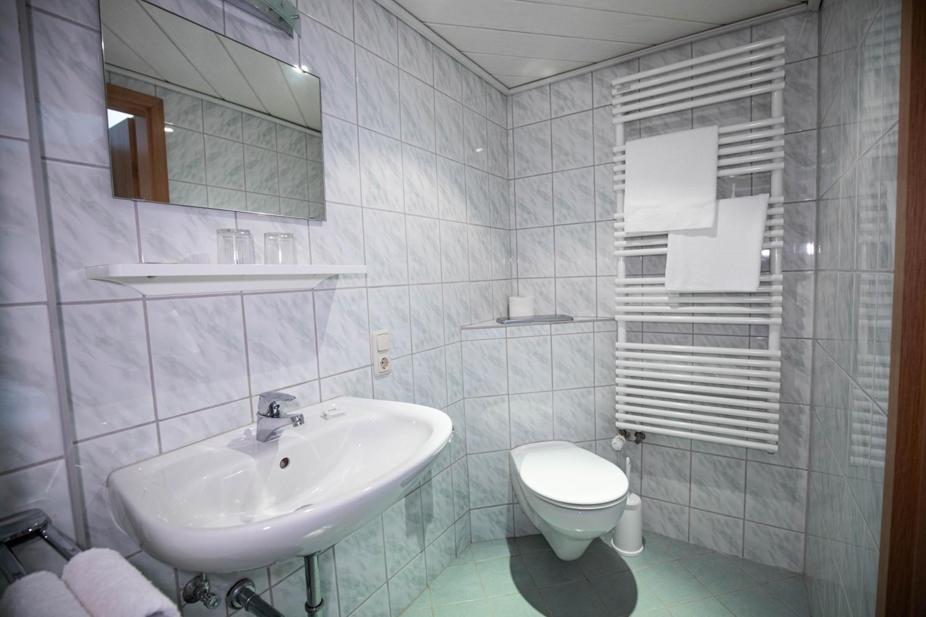 Standard Suite - Photo 9