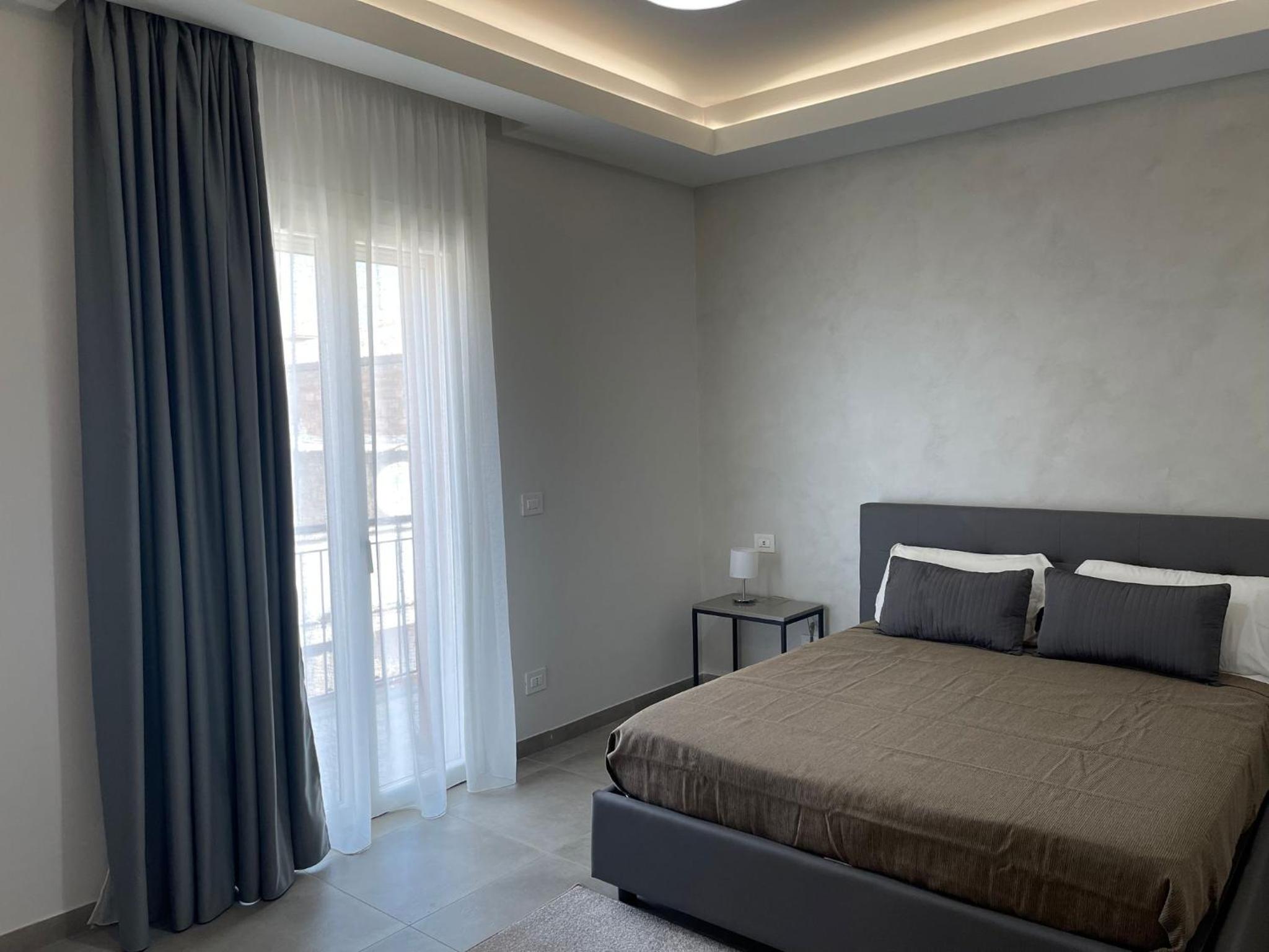 Suite with Balcony - Photo 11