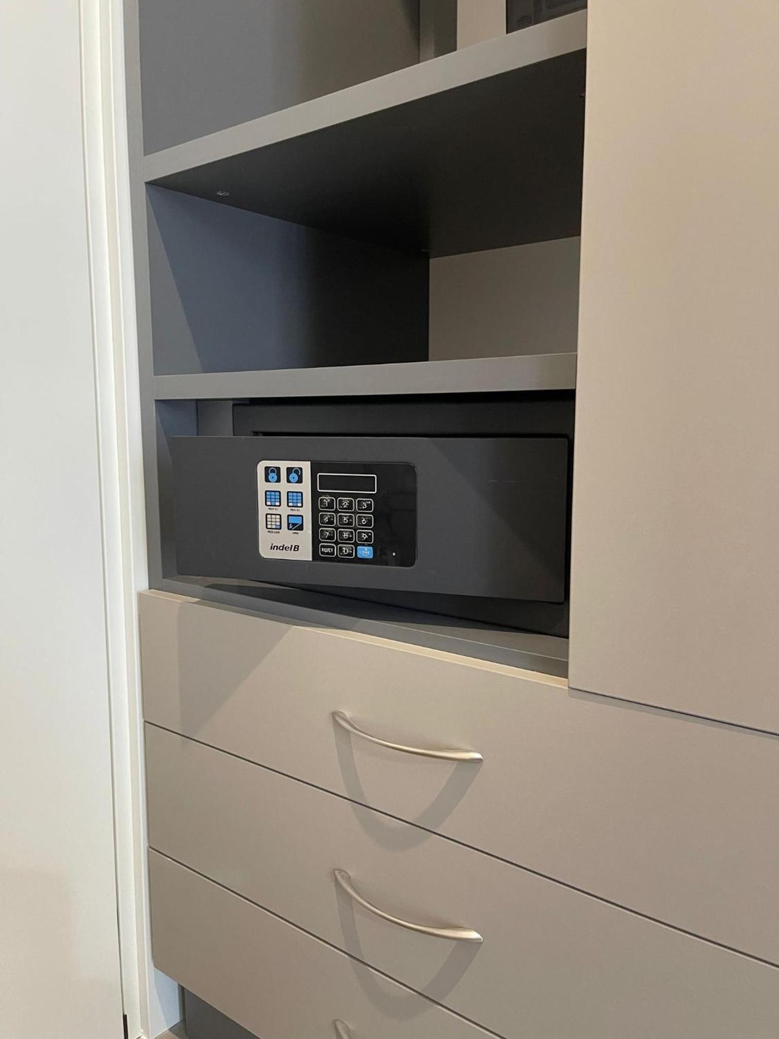 Suite with Balcony - Photo 9