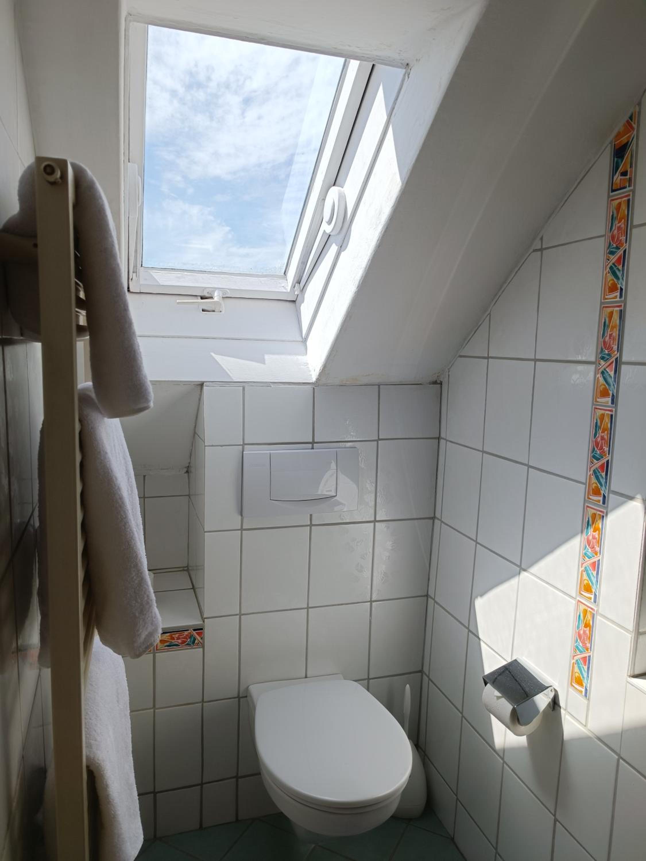 Double Room with Balcony - Photo 13