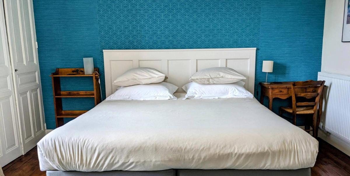 Double or Twin Room with Balcony photo 2