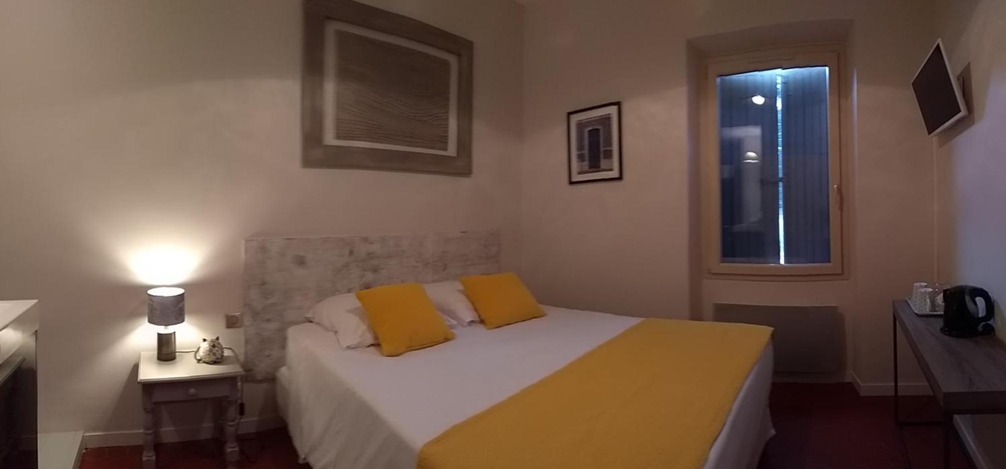 Double or Twin Room with Garden View photo 2