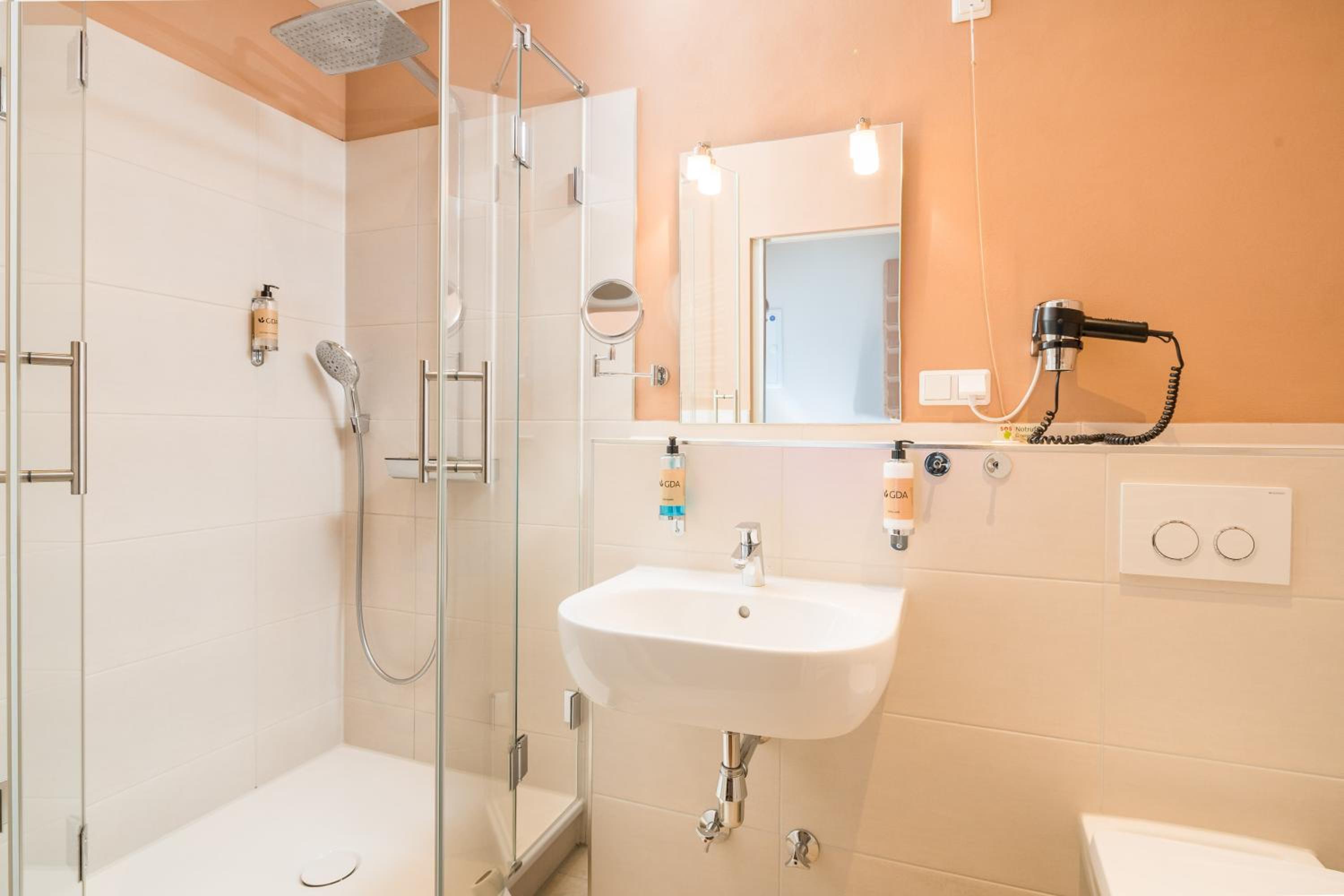 Single Room photo 3