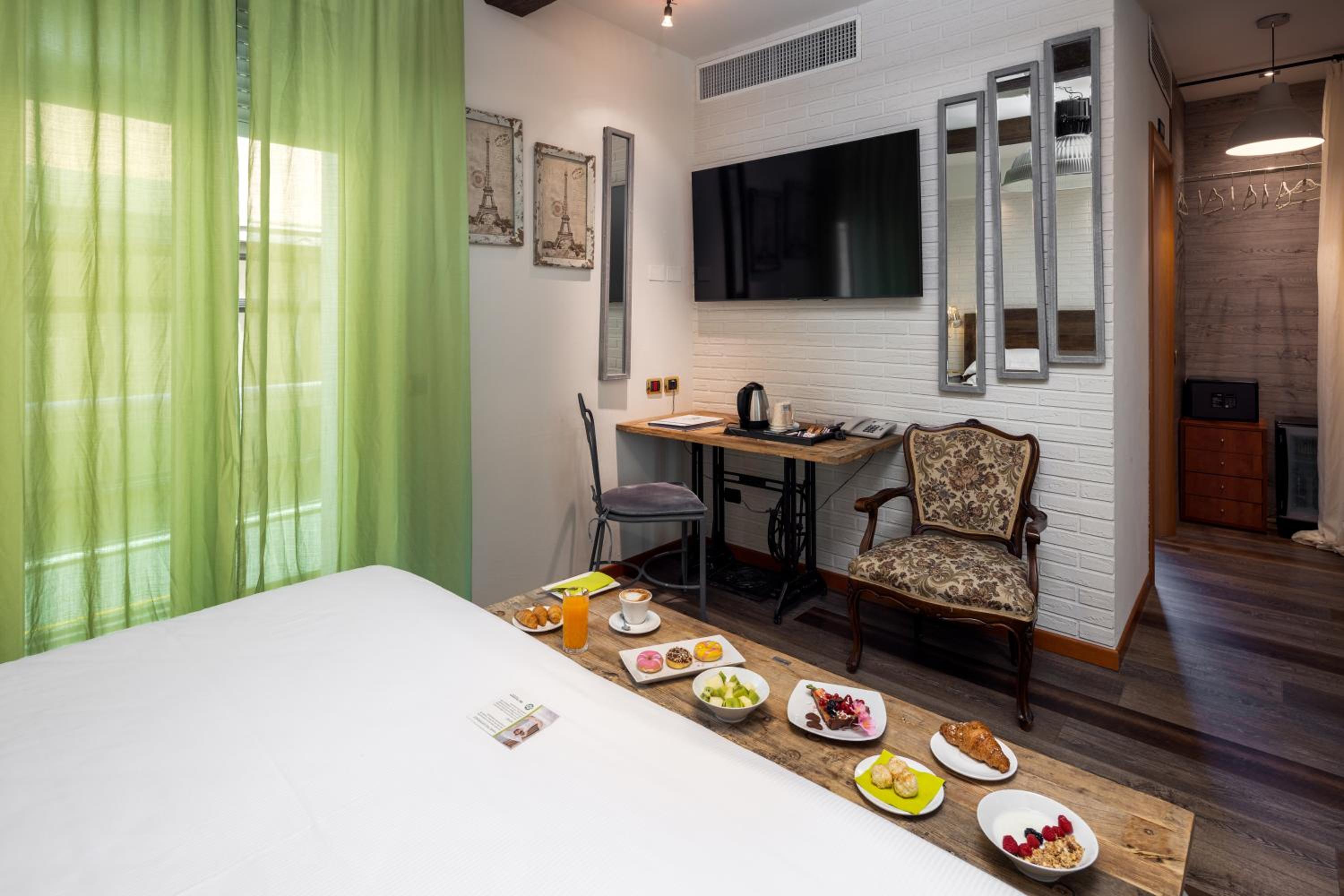 Comfort King Room with Balcony - Annex - Photo 12