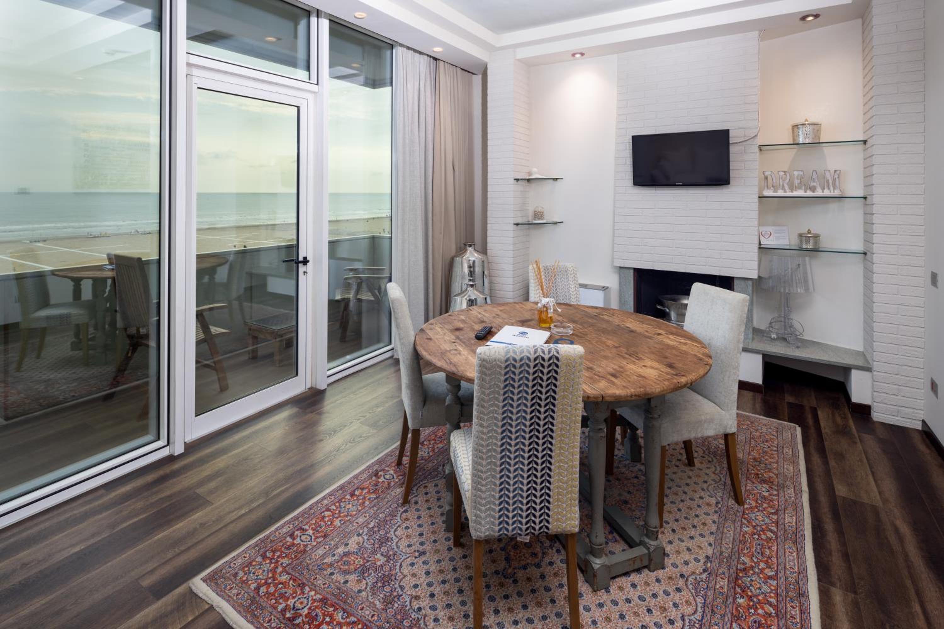Penthouse with Sea View - Photo 15