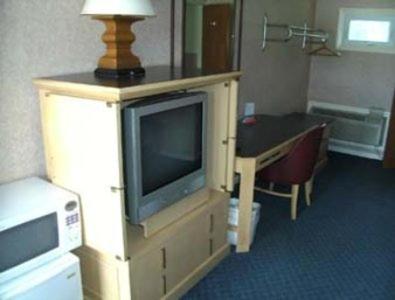 Double Room with Two Double Beds - Photo 3