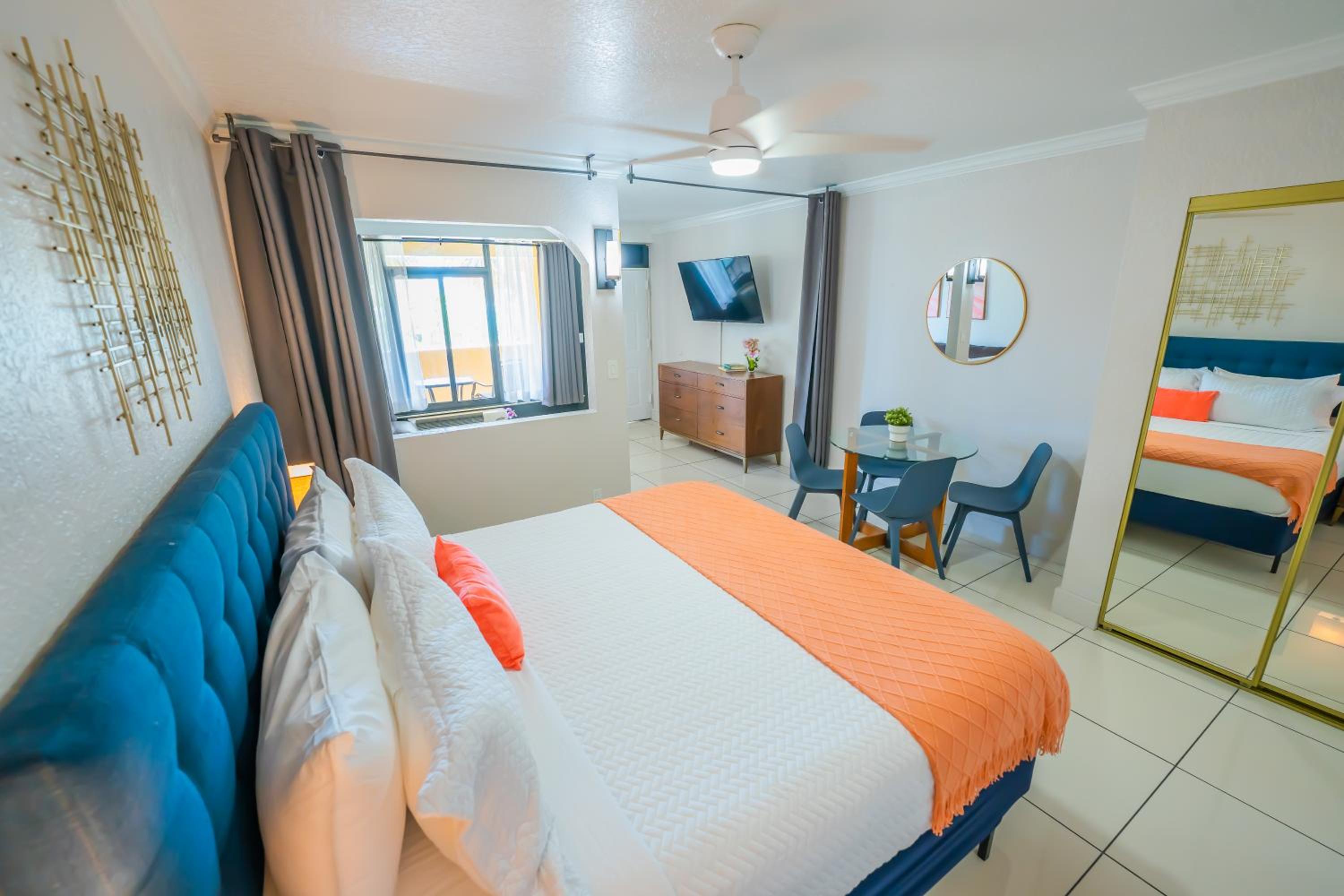 Junior Suite King with Kitchenette and Sofa Bed - Photo 15