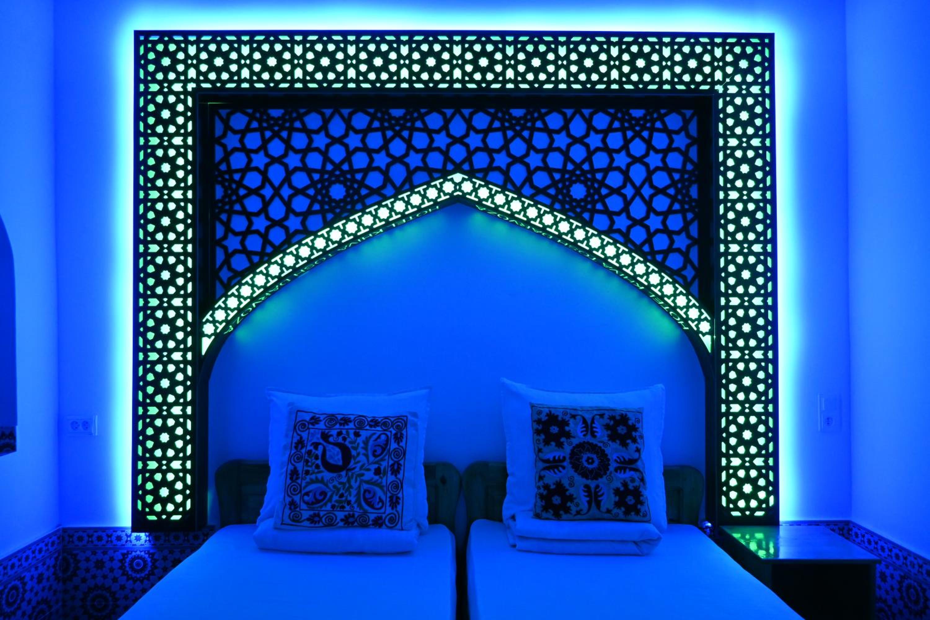 Deluxe Double Room with Bath photo 3