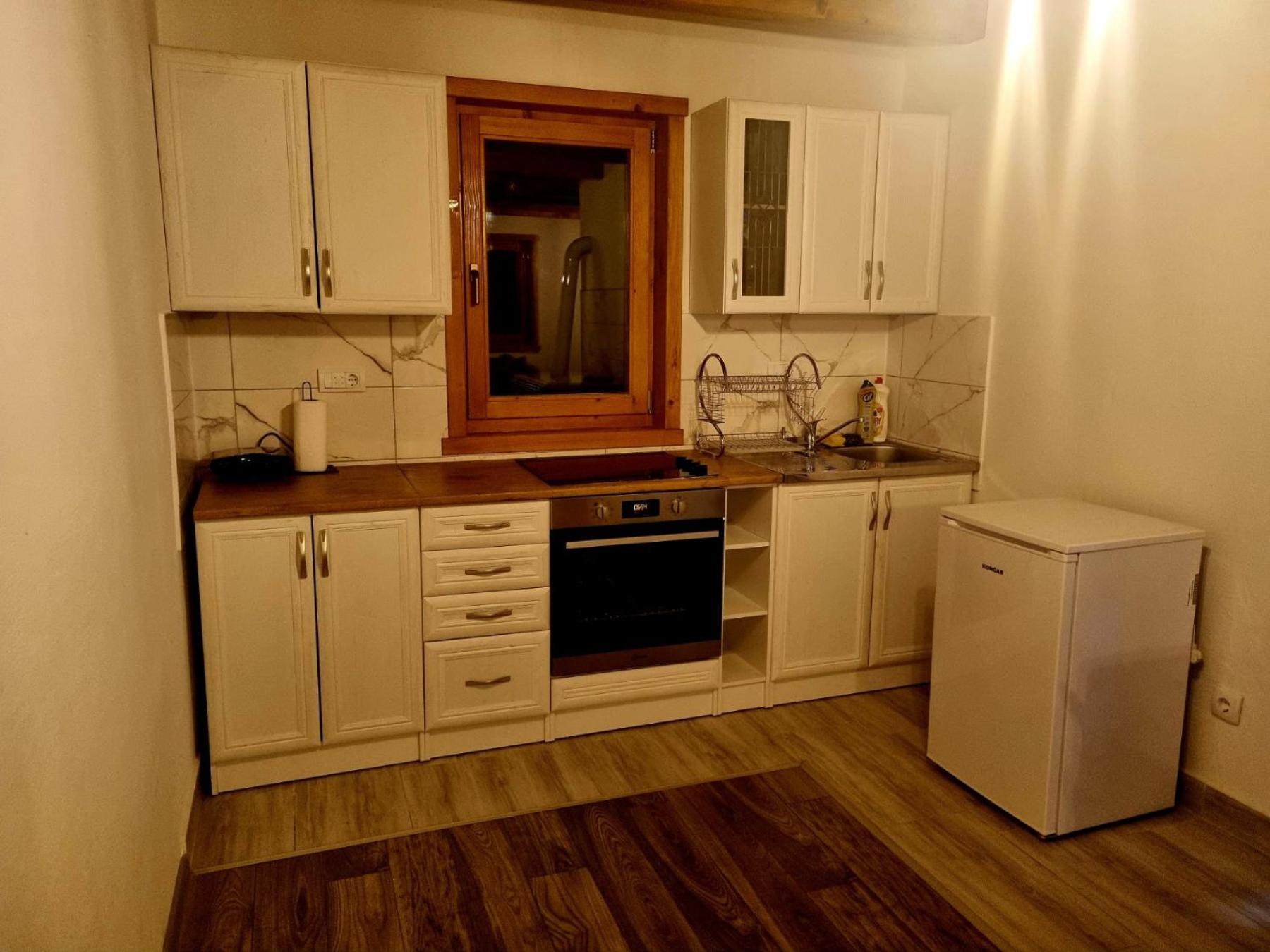 Three-Bedroom House photo 3