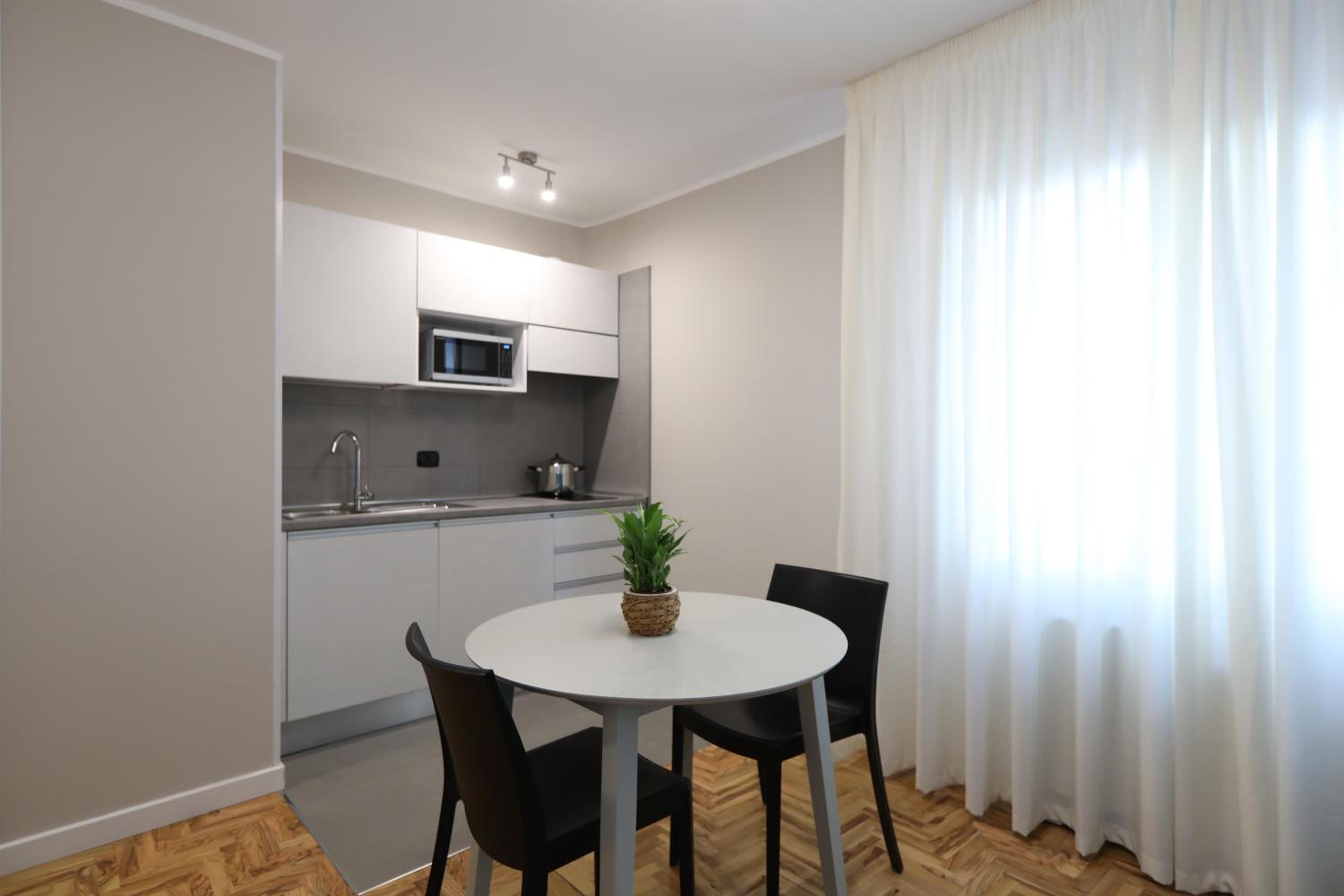 Suite - Photo 4